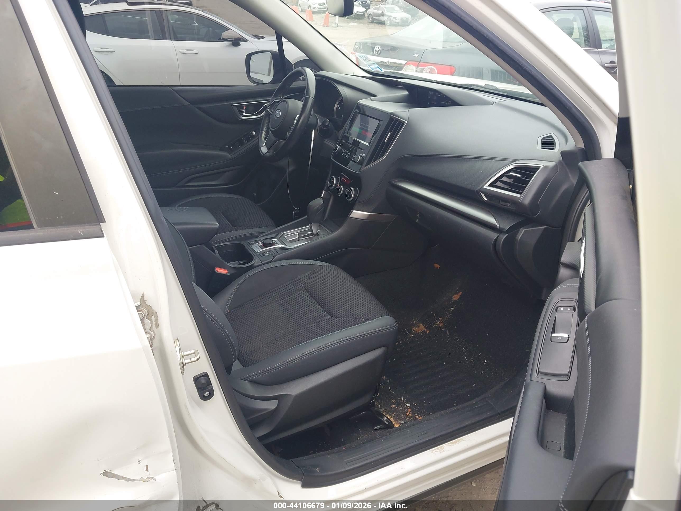 SUBARU FORESTER image 5