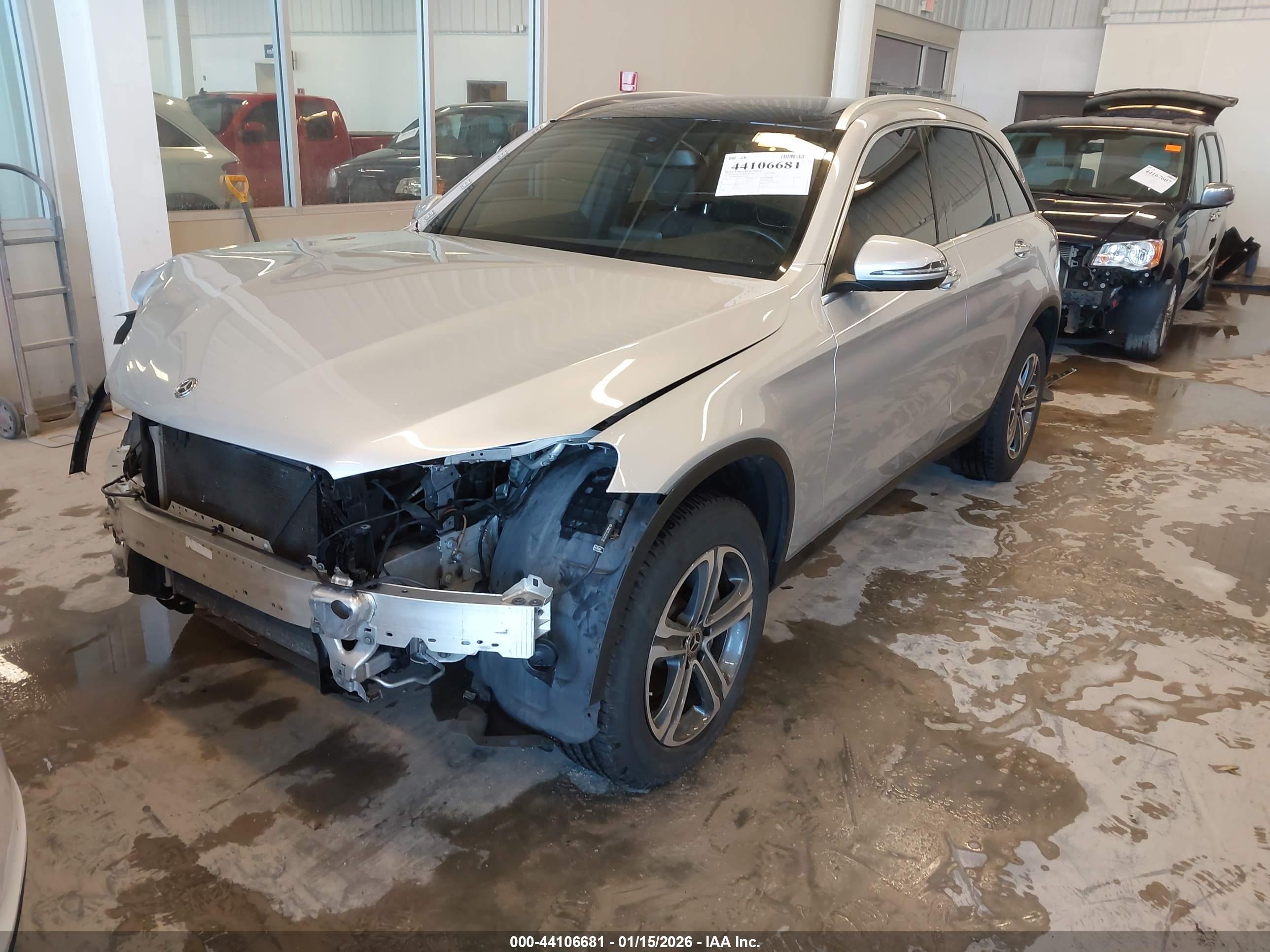 MERCEDES-BENZ GLC image 2