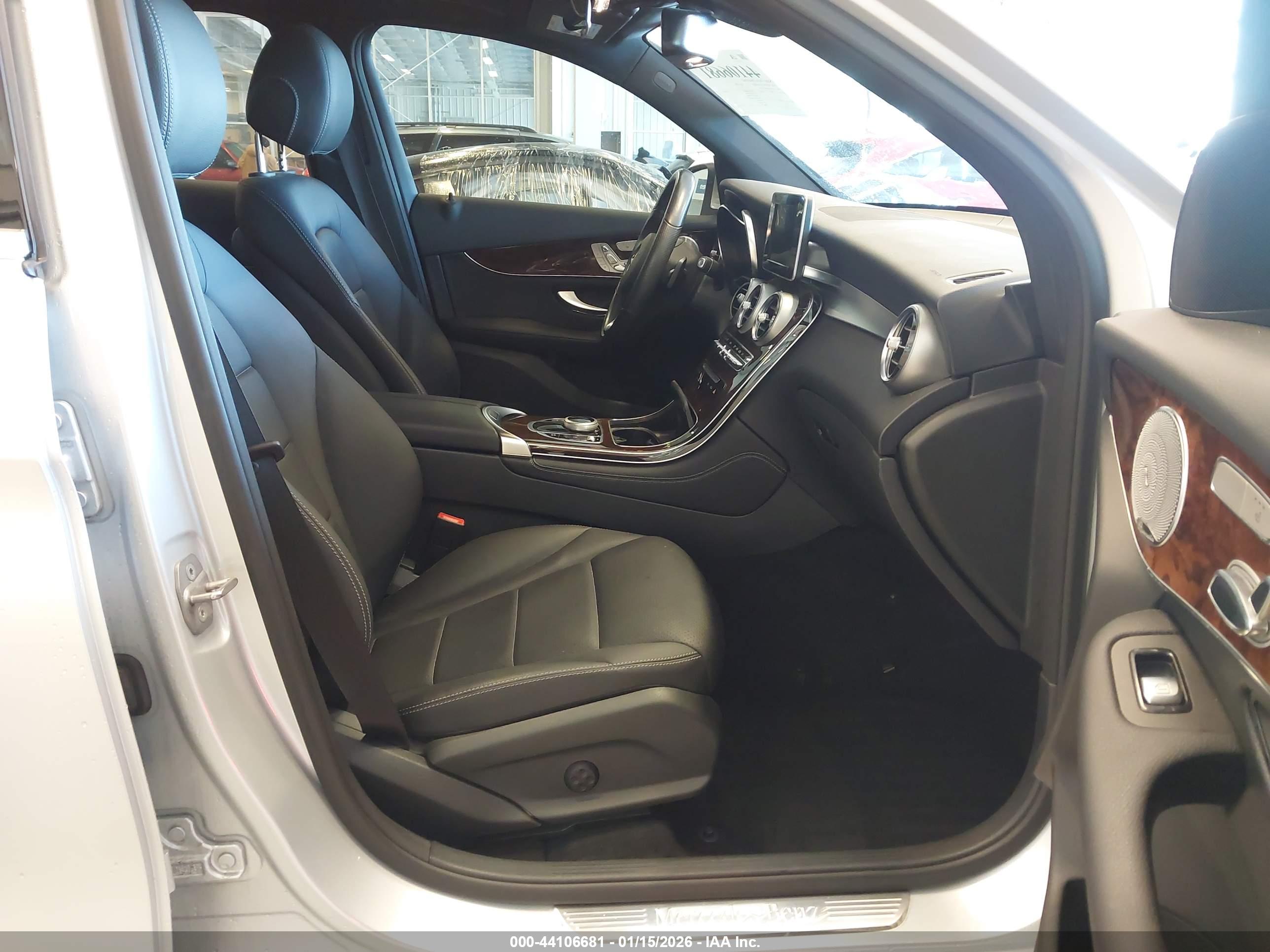 MERCEDES-BENZ GLC image 5