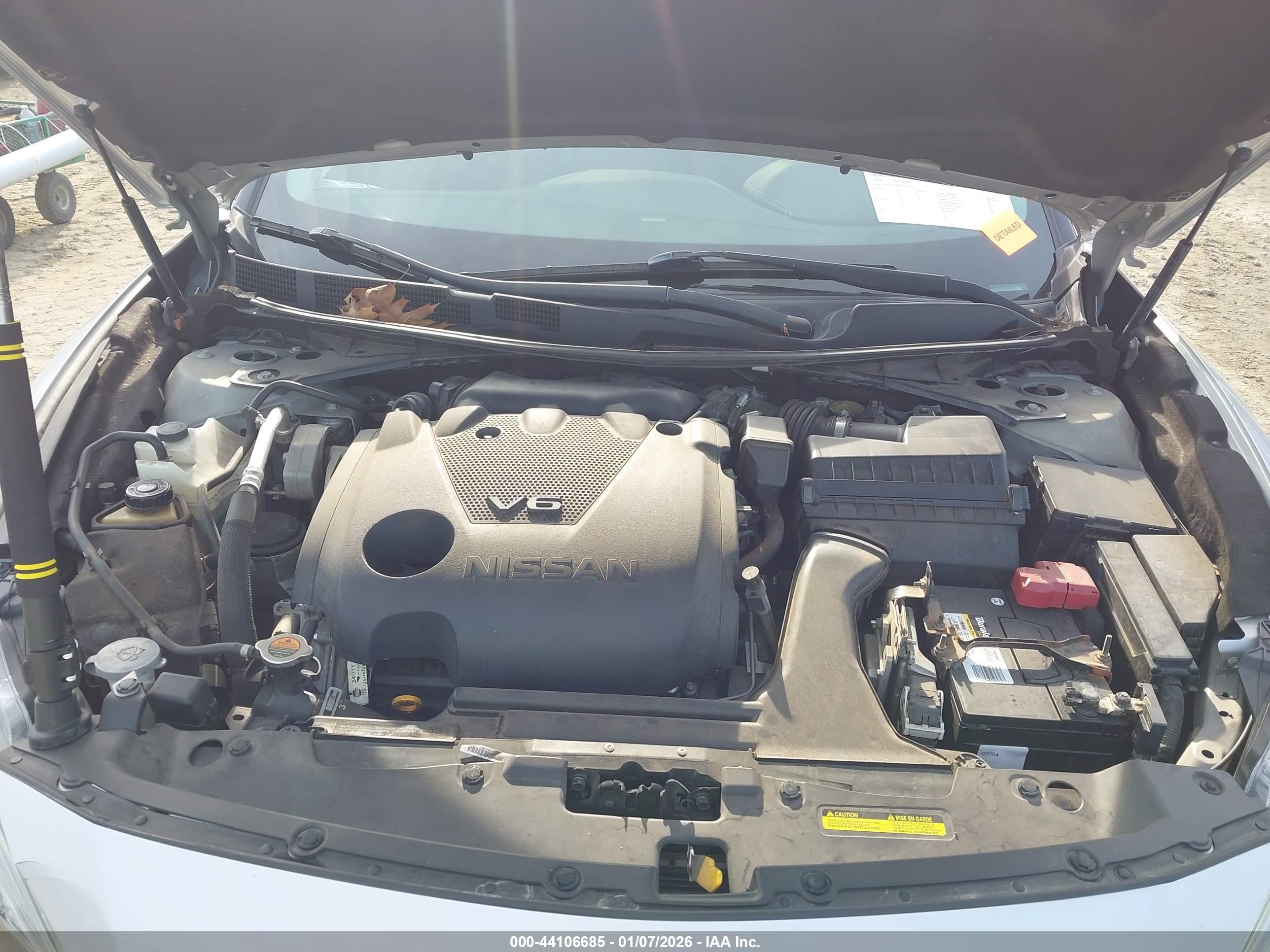 NISSAN MAXIMA image 10