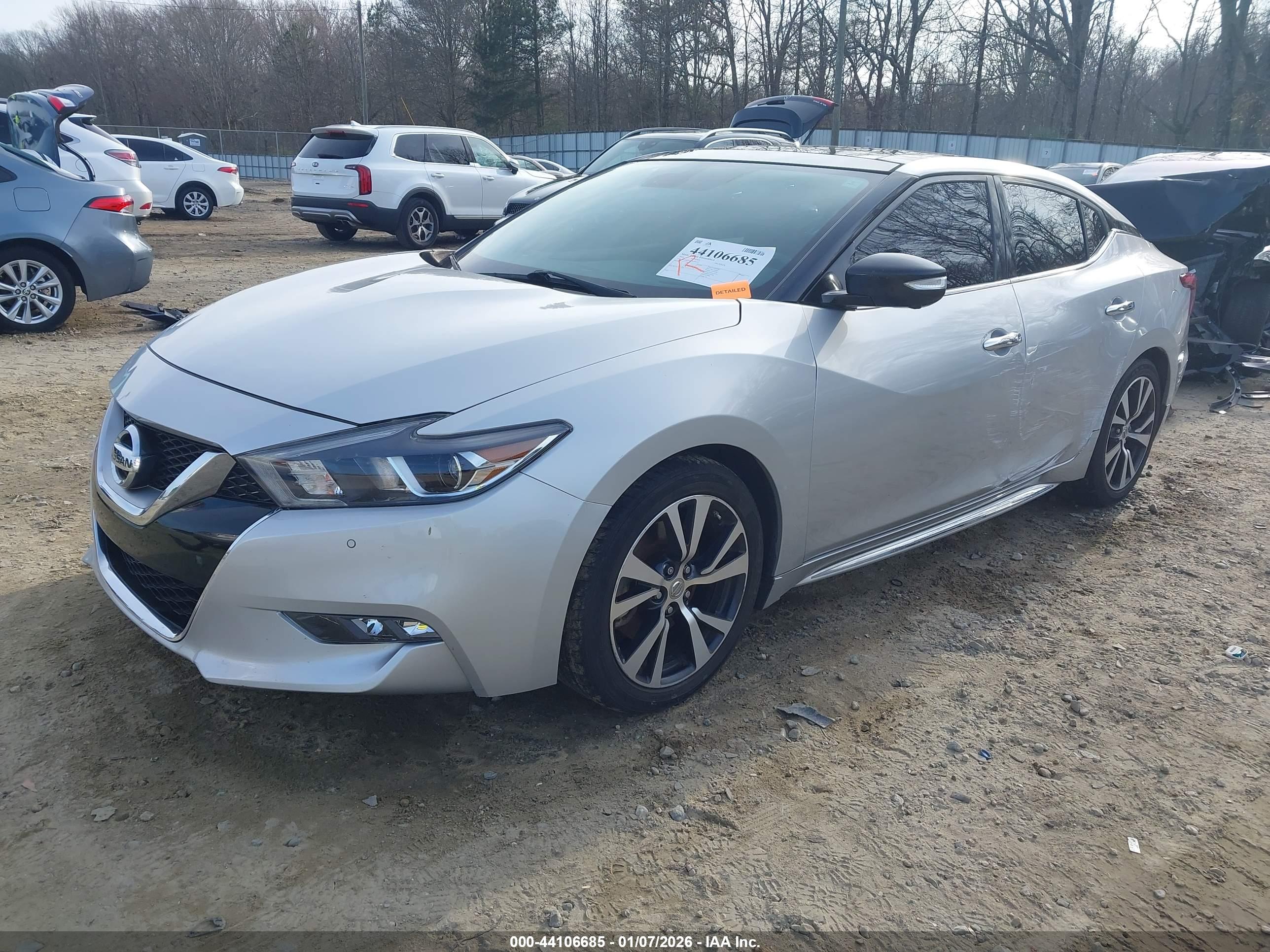 NISSAN MAXIMA image 2