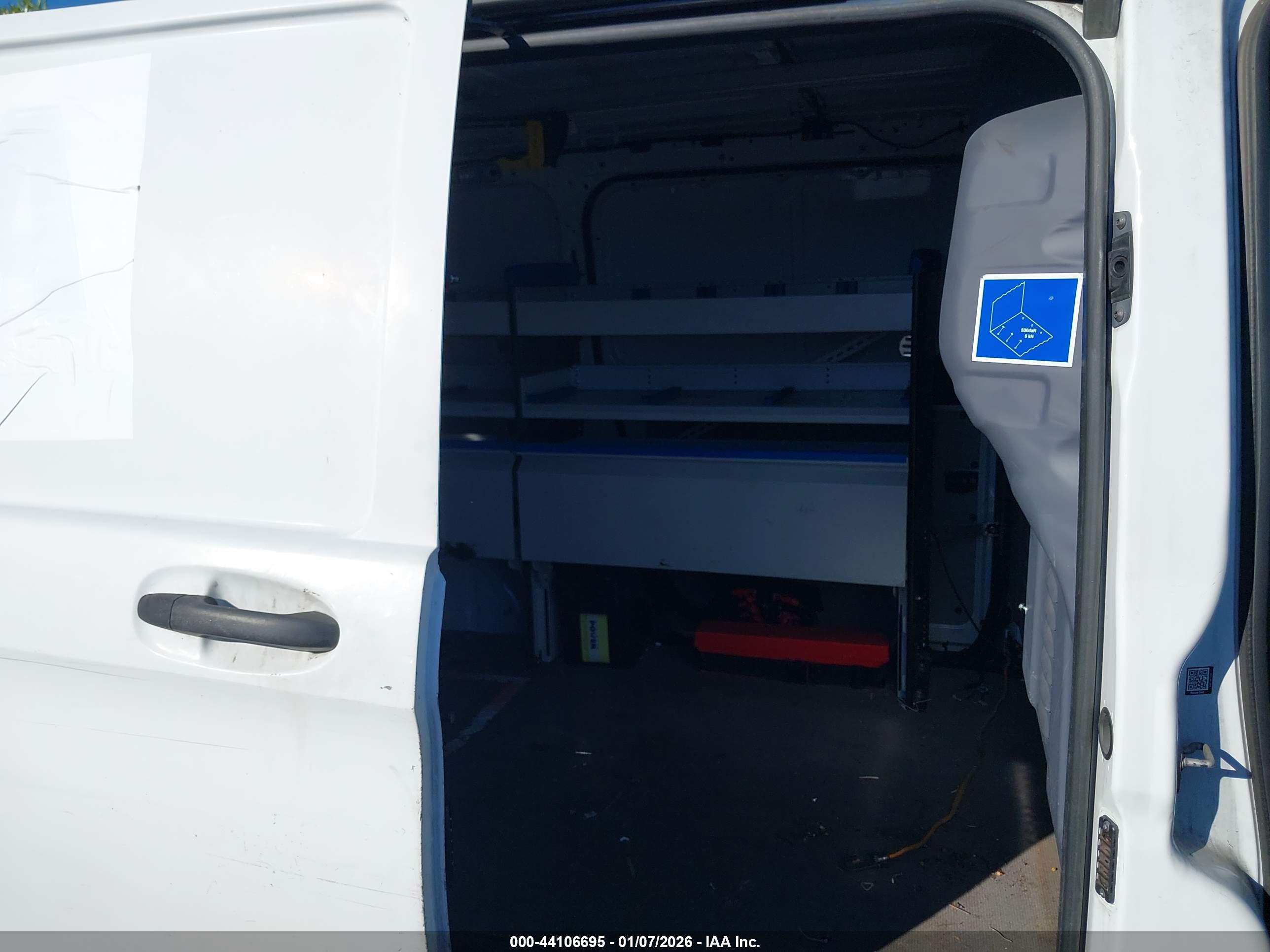 MERCEDES-BENZ METRIS image 8