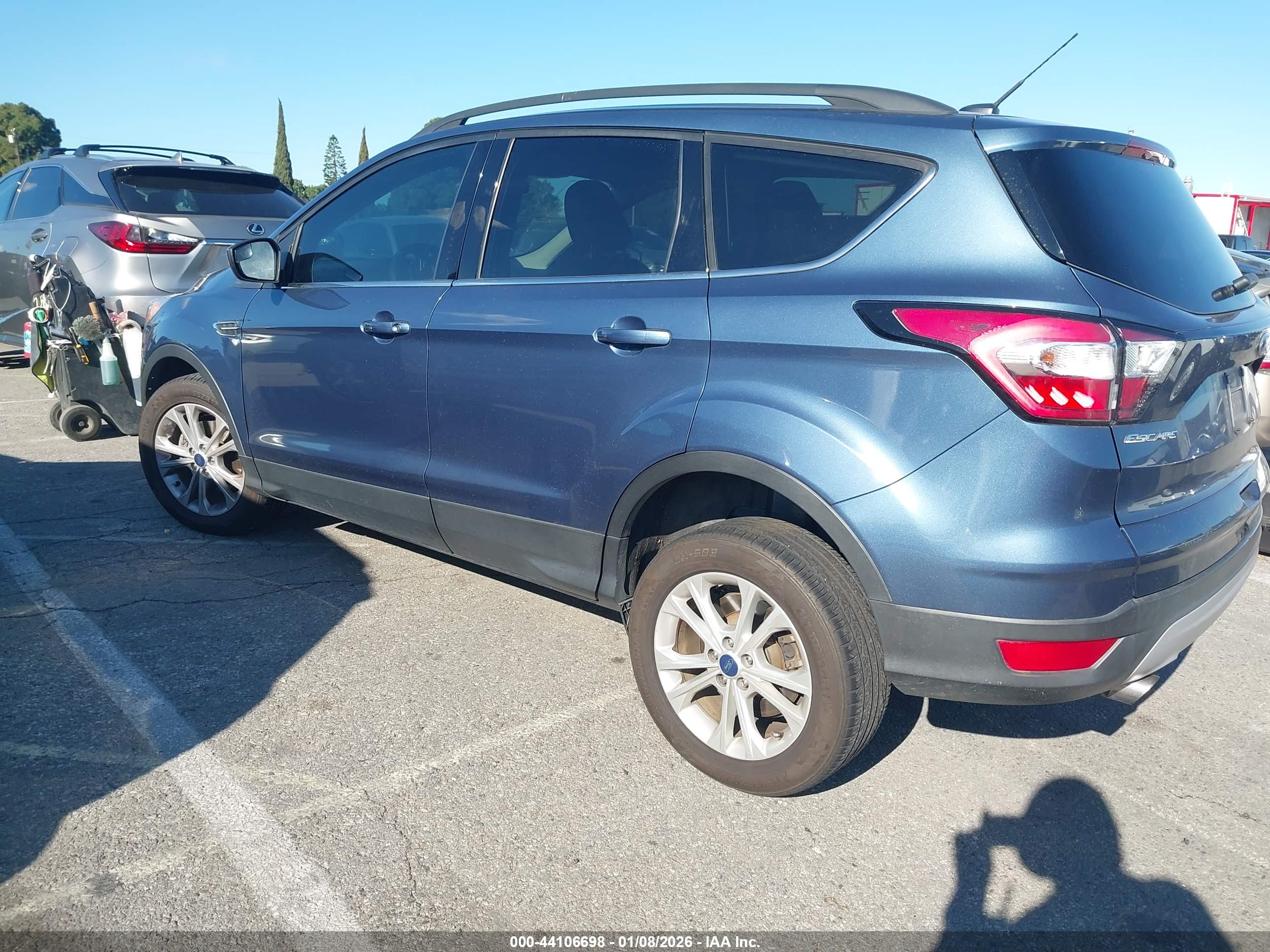 FORD ESCAPE image 3