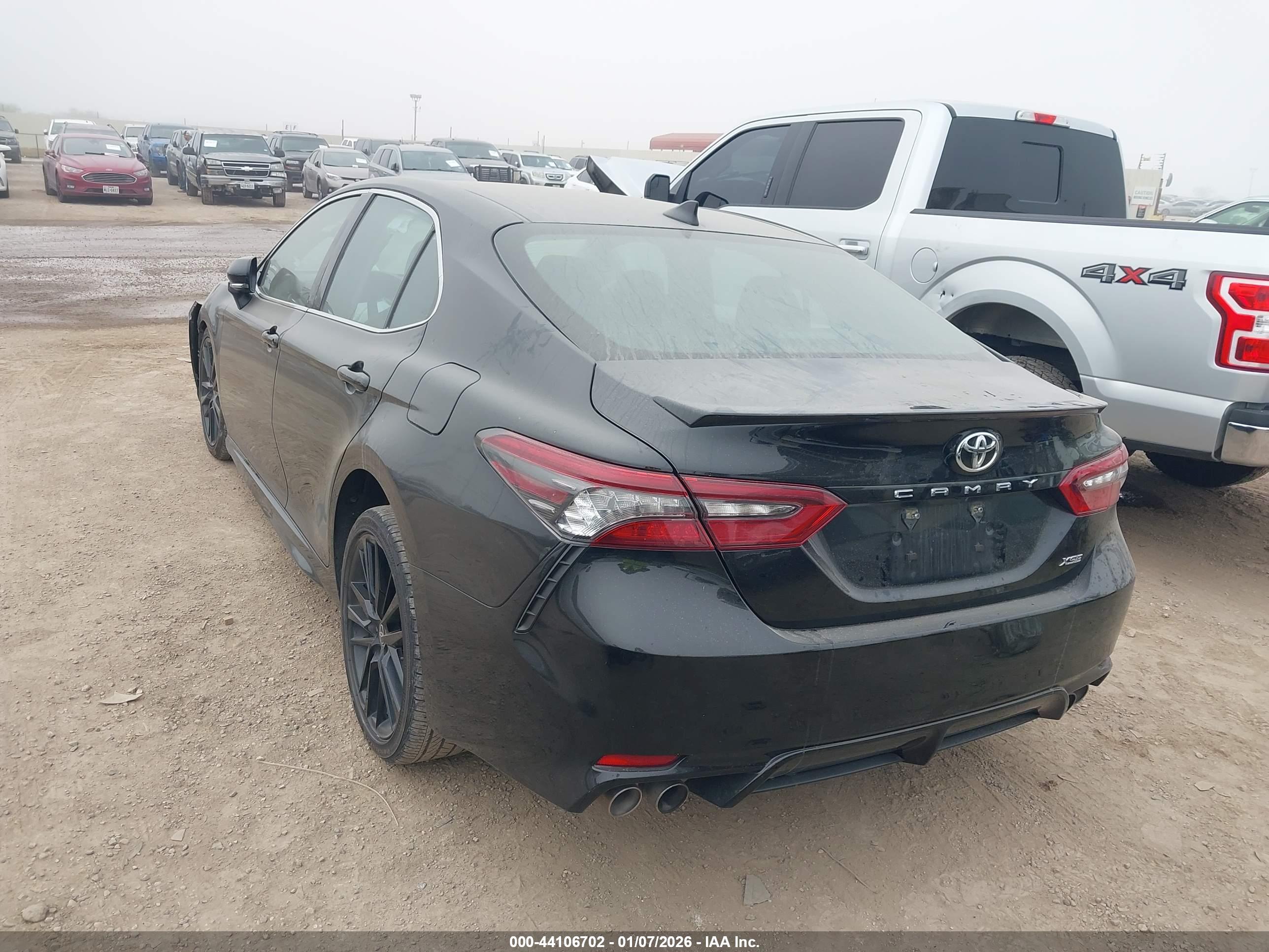 TOYOTA CAMRY image 3