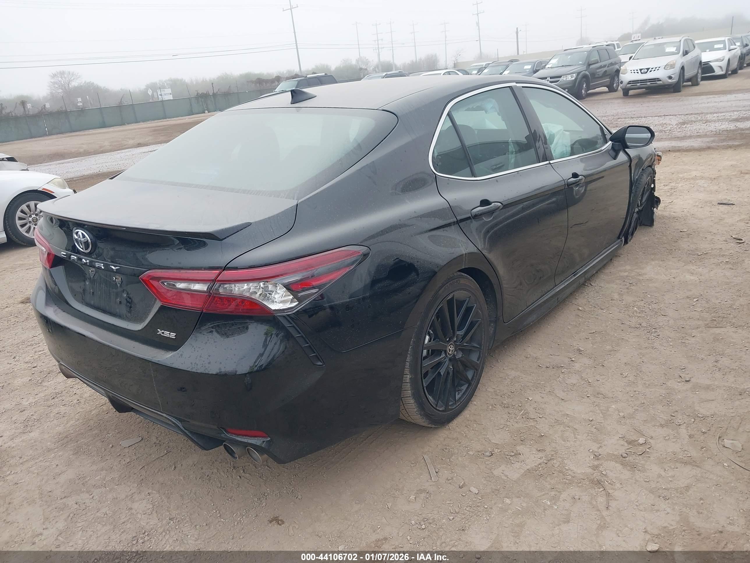 TOYOTA CAMRY image 4