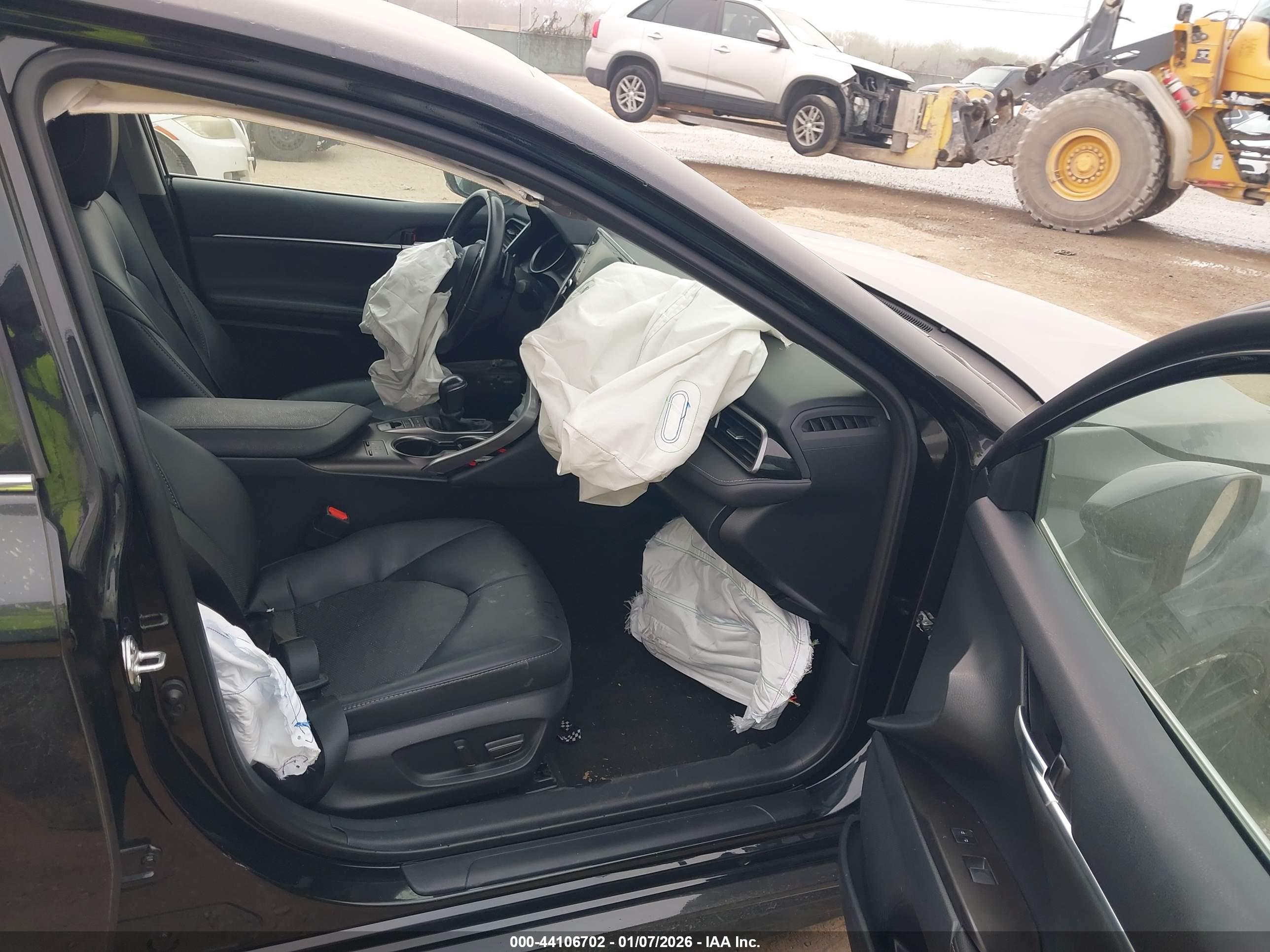TOYOTA CAMRY image 5