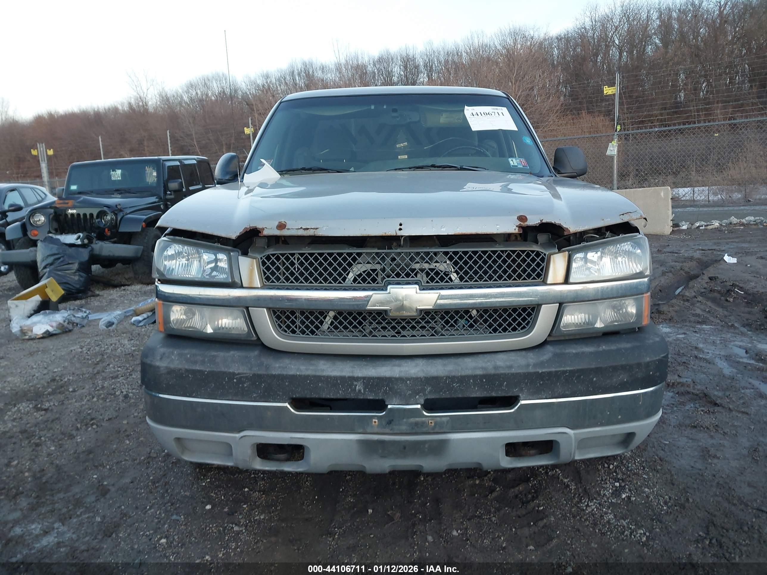 CHEVROLET SILVERADO image 6