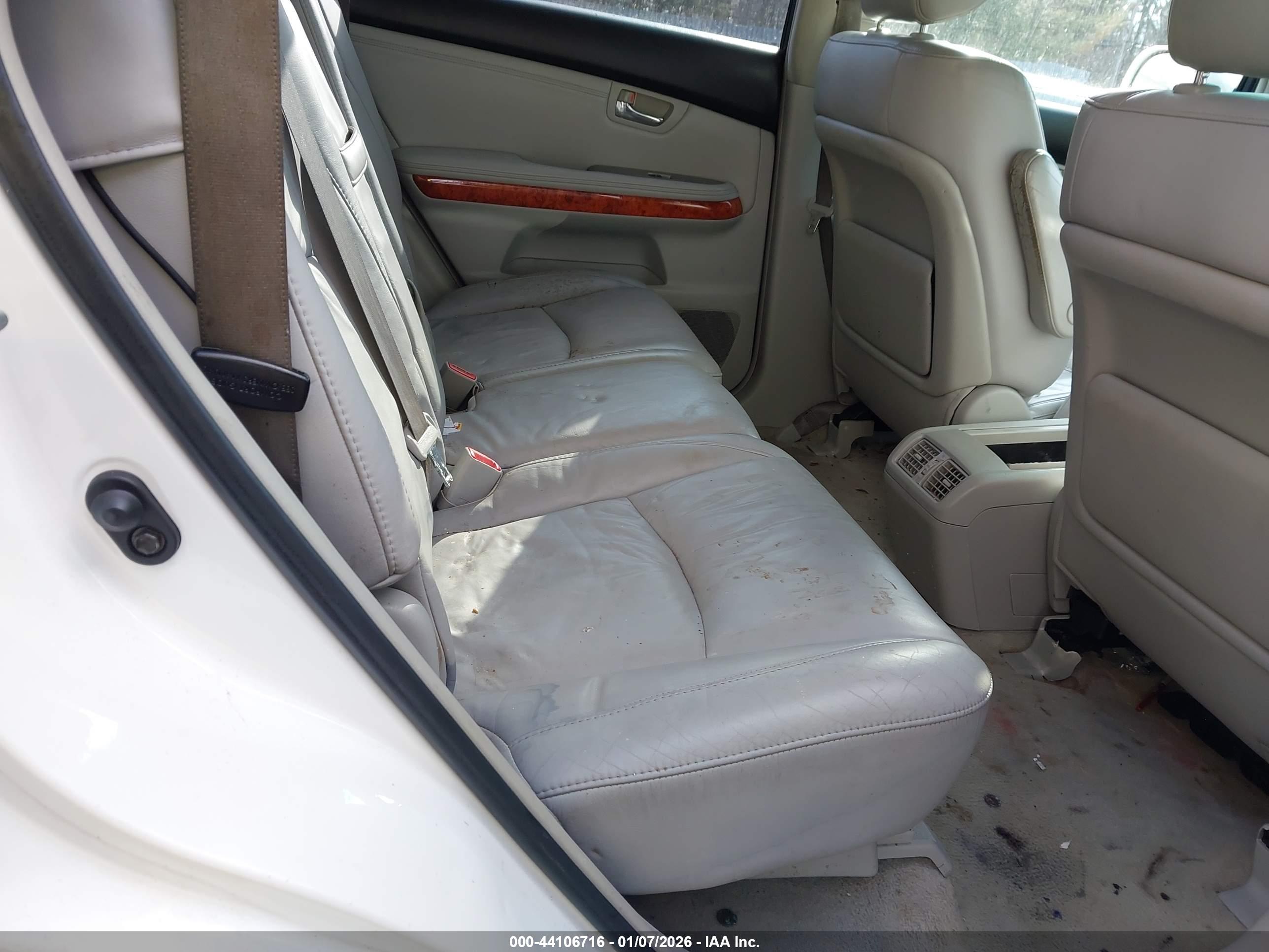 LEXUS RX image 8