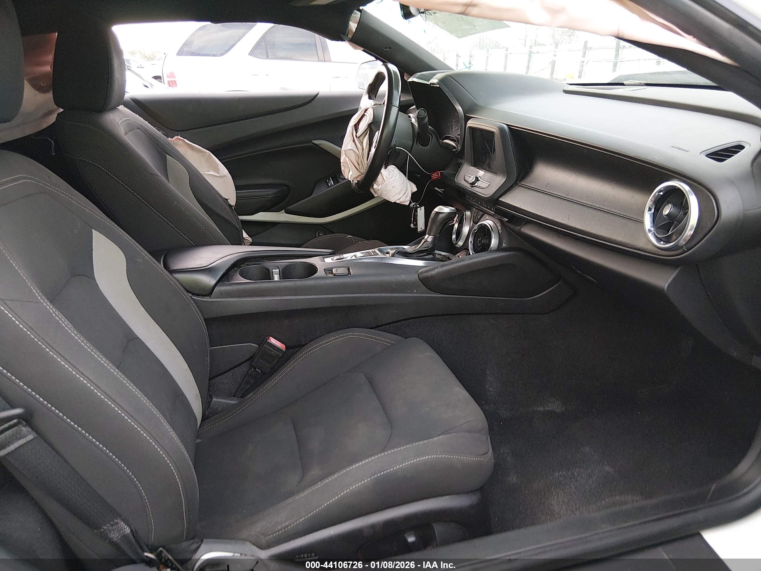 CHEVROLET CAMARO image 5