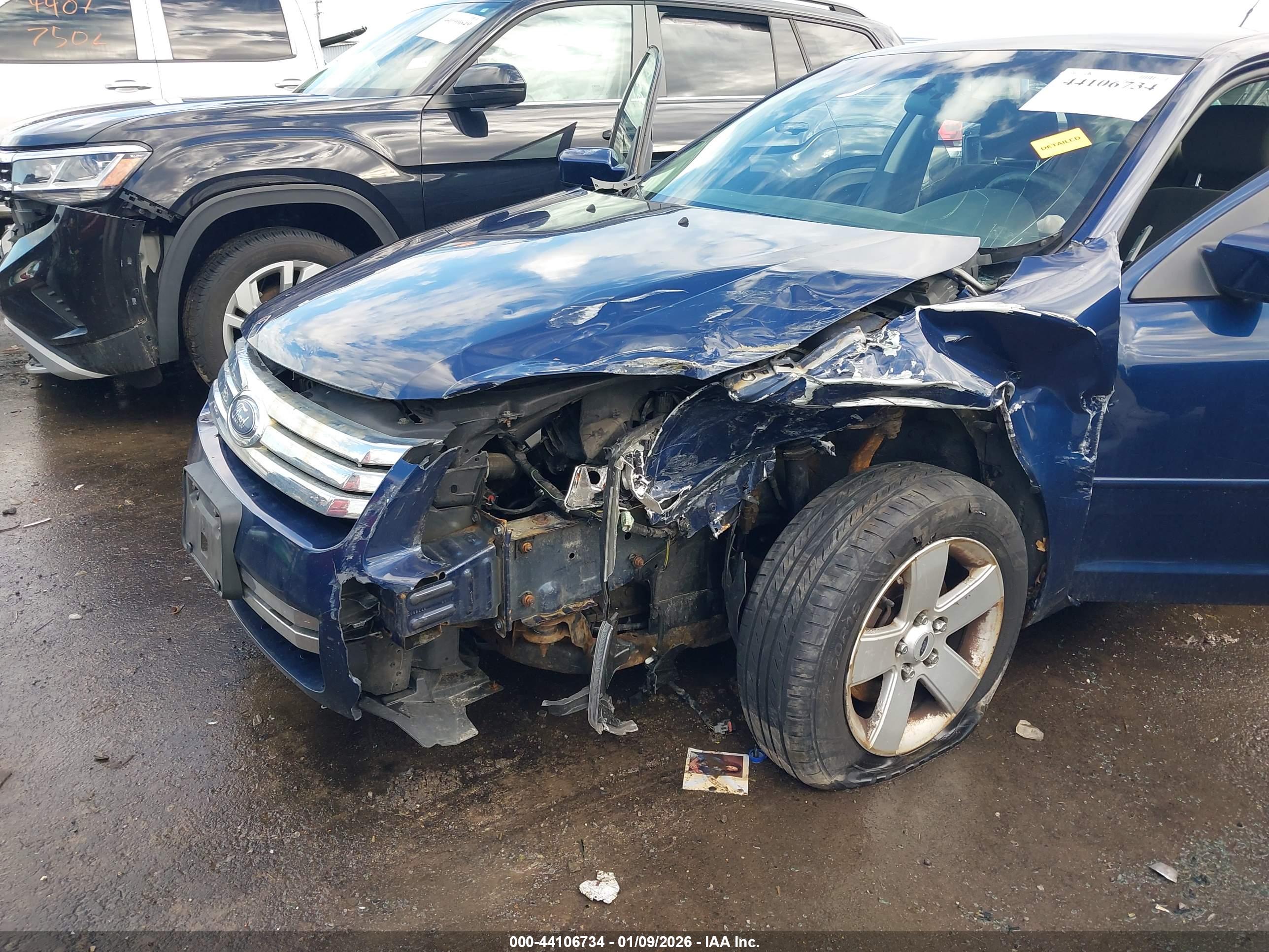 FORD FUSION image 6