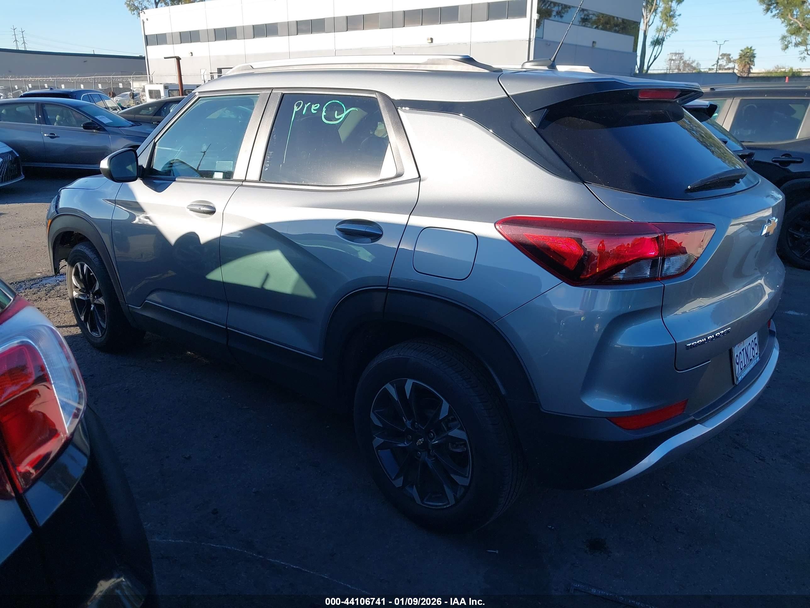 CHEVROLET TRAILBLAZER image 3