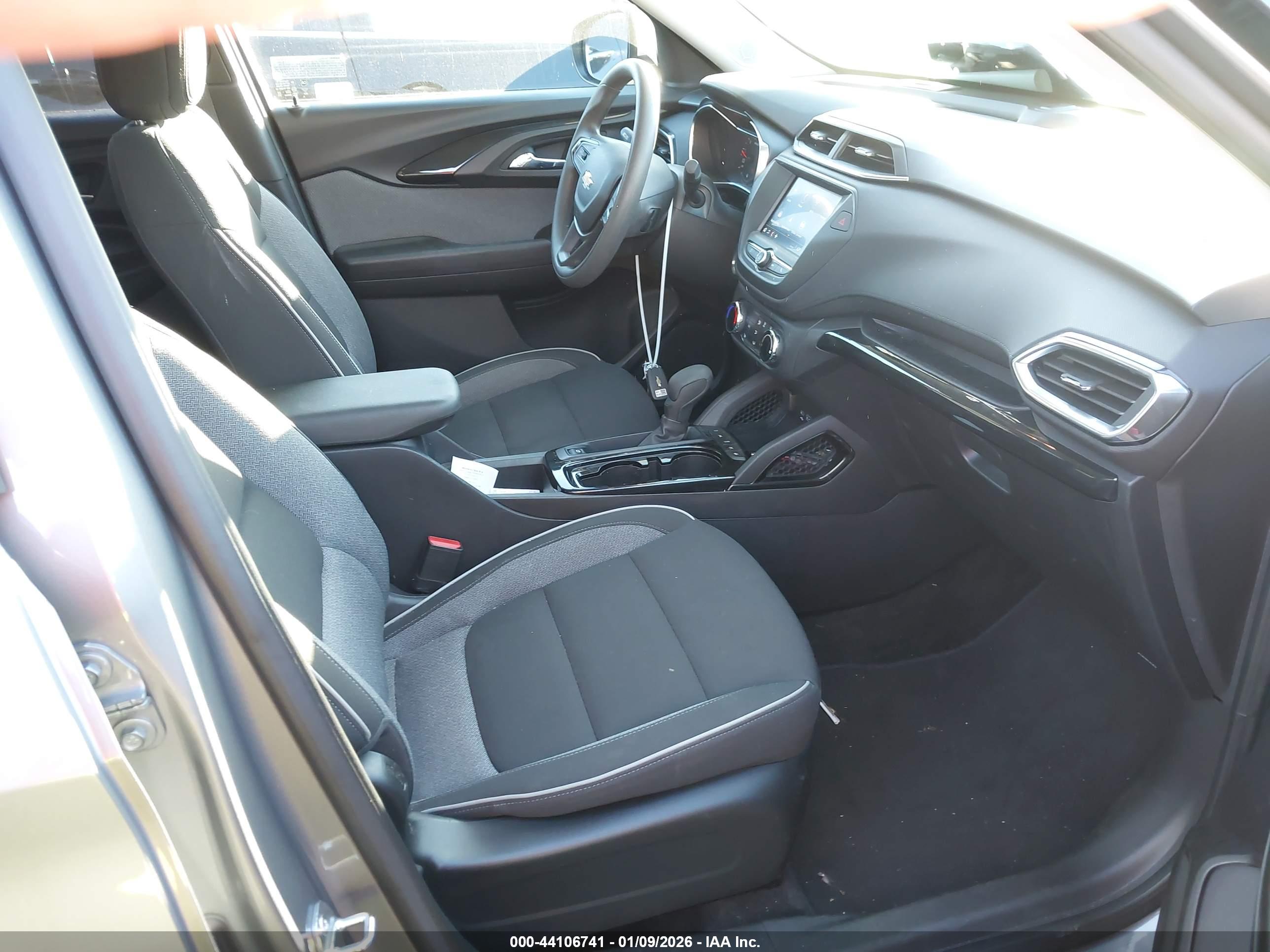 CHEVROLET TRAILBLAZER image 5
