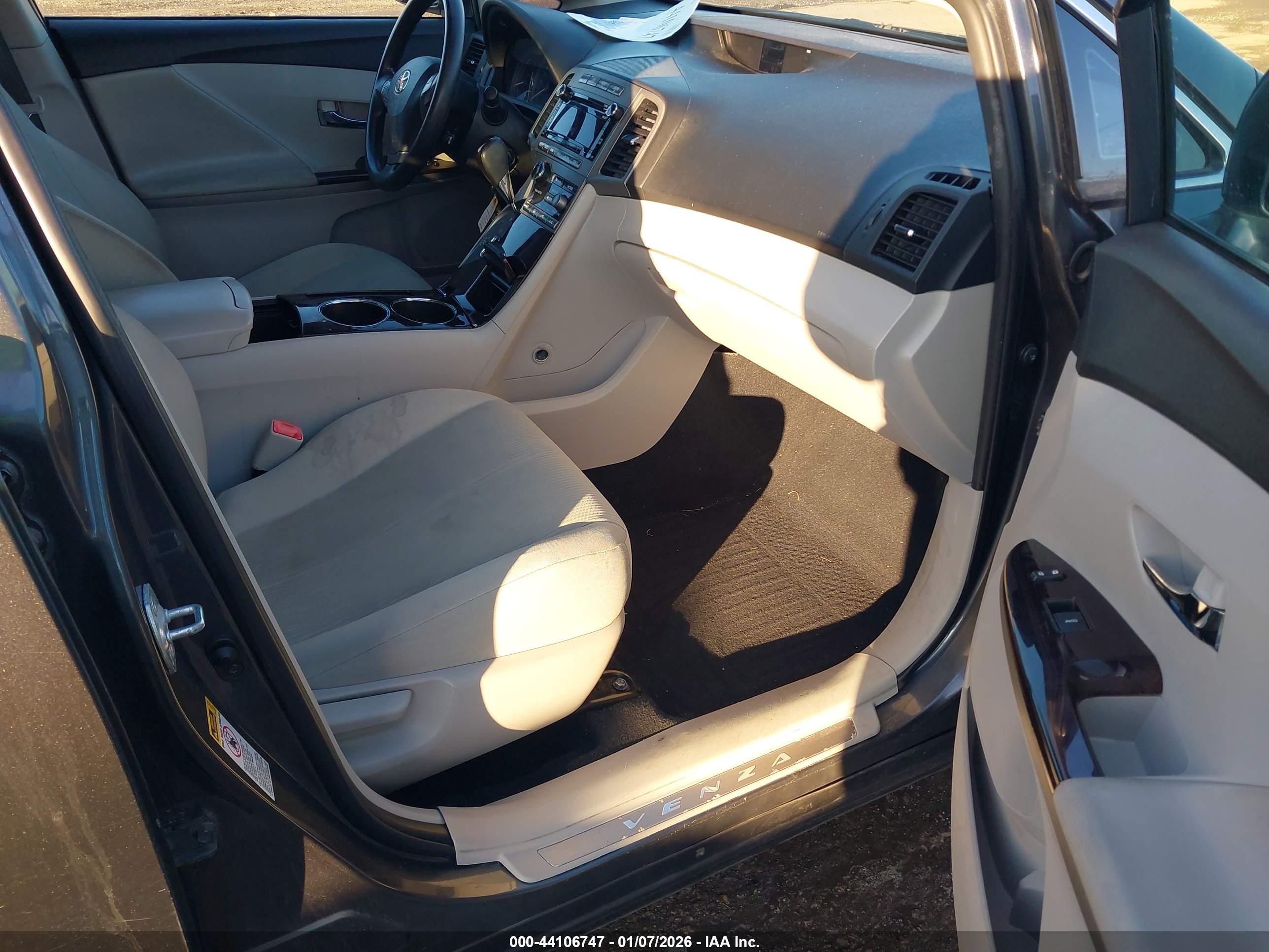 TOYOTA VENZA image 5