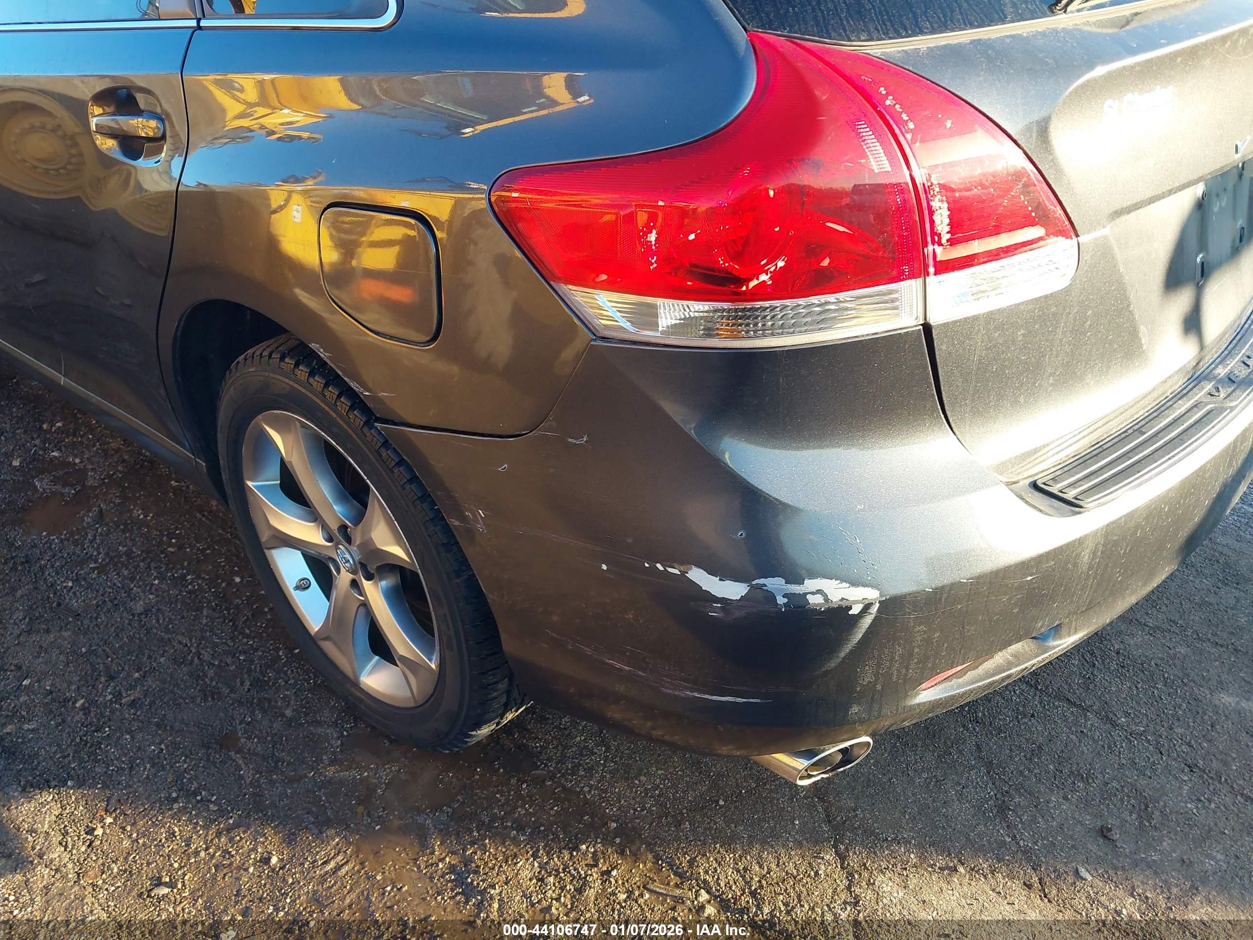 TOYOTA VENZA image 6