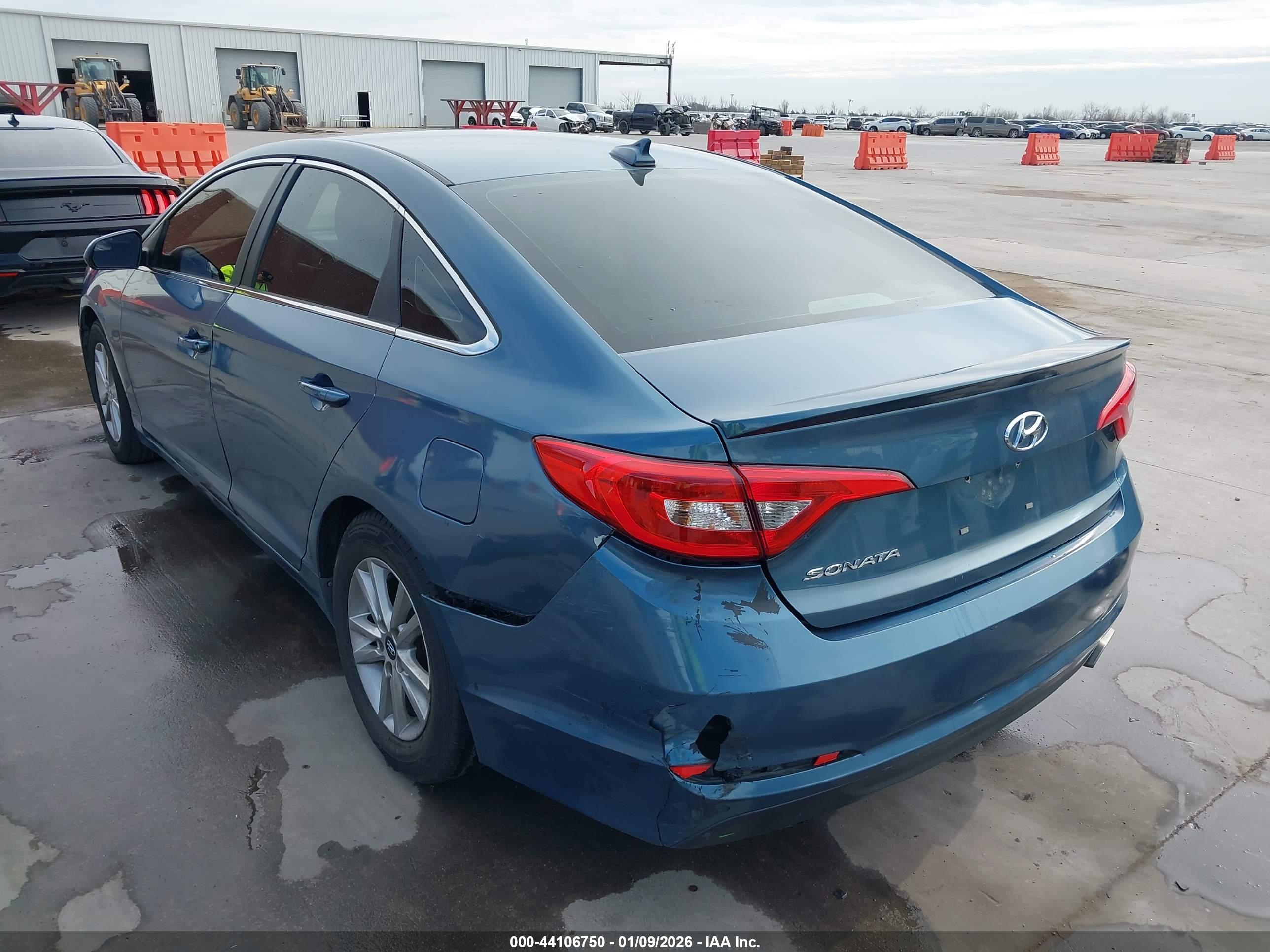HYUNDAI SONATA image 3