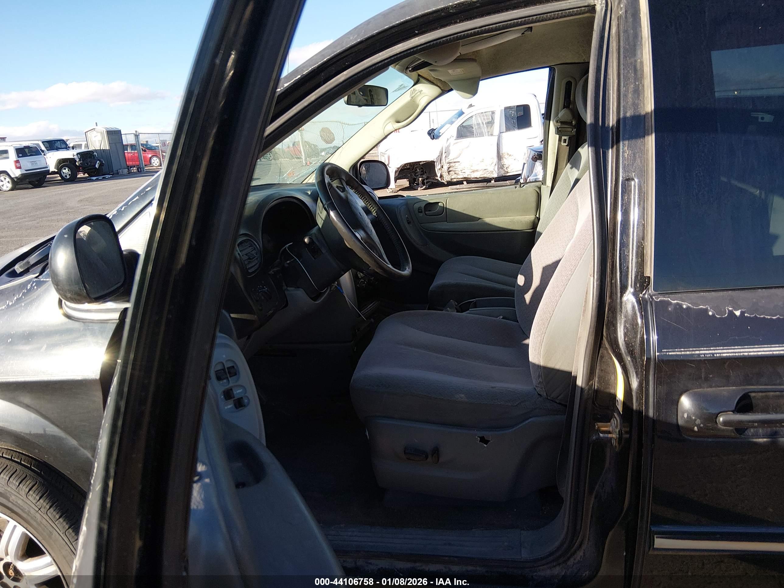 CHRYSLER TOWN image 5