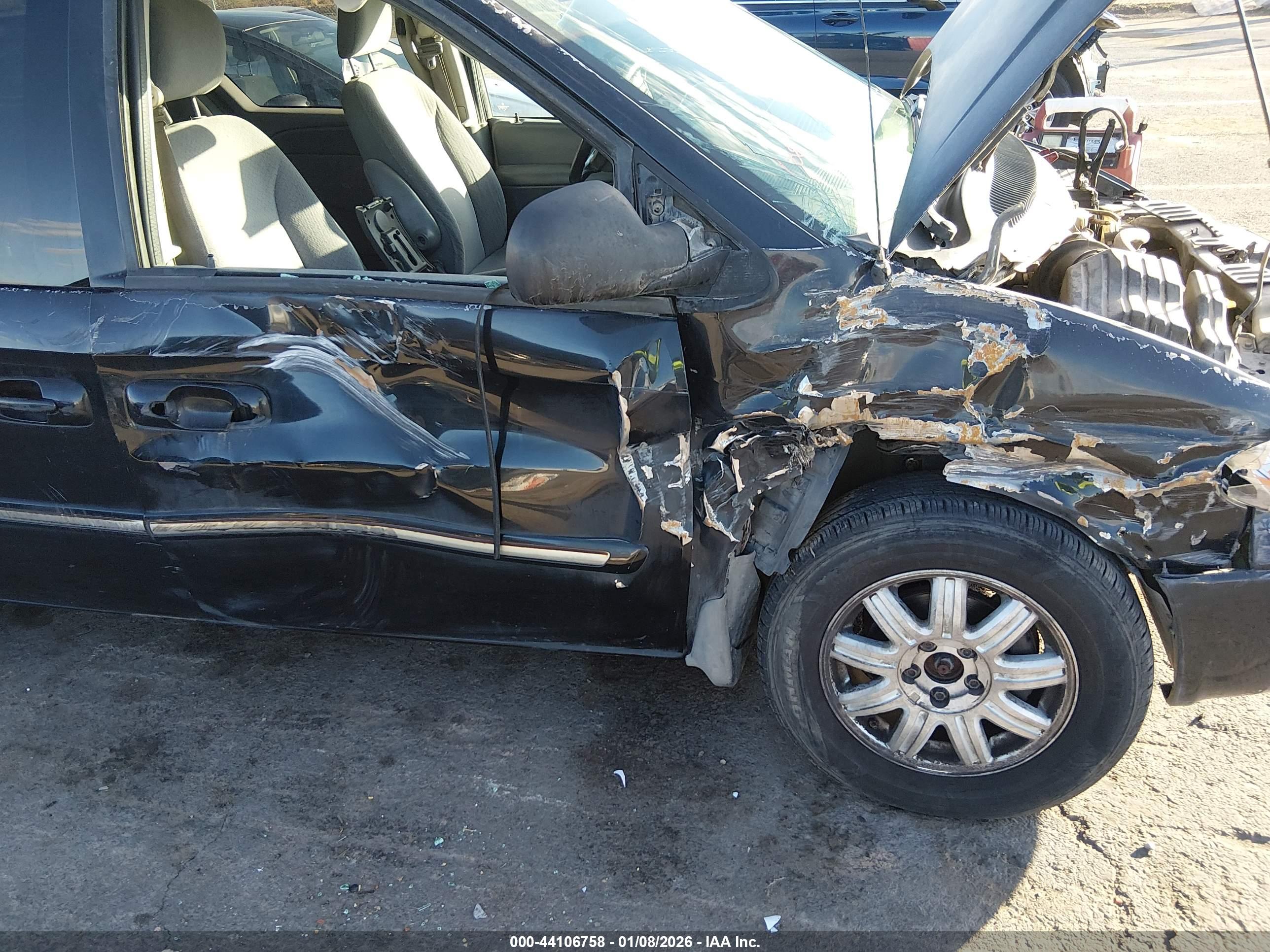 CHRYSLER TOWN image 6