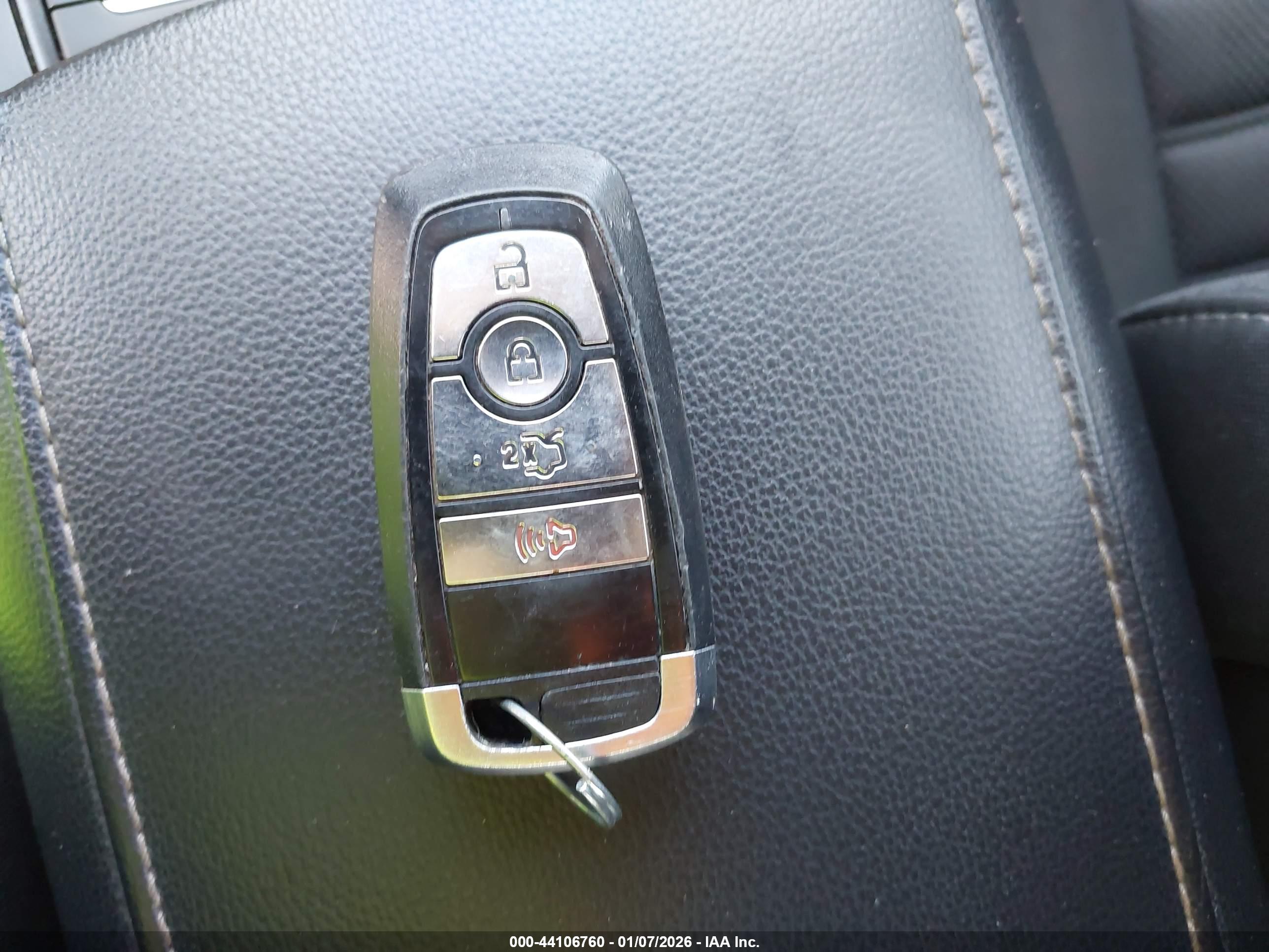 FORD FUSION image 11