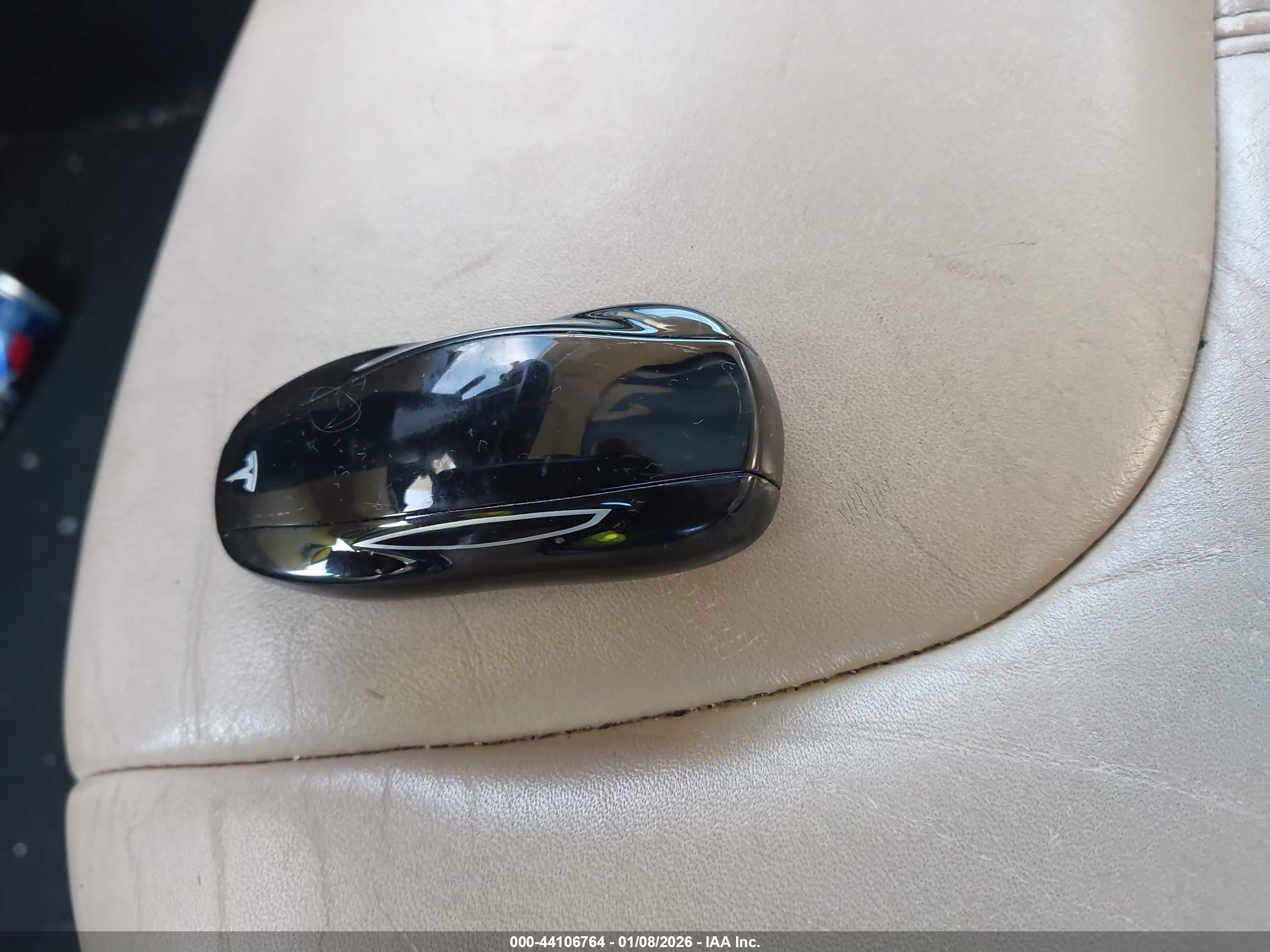 TESLA MODEL image 11