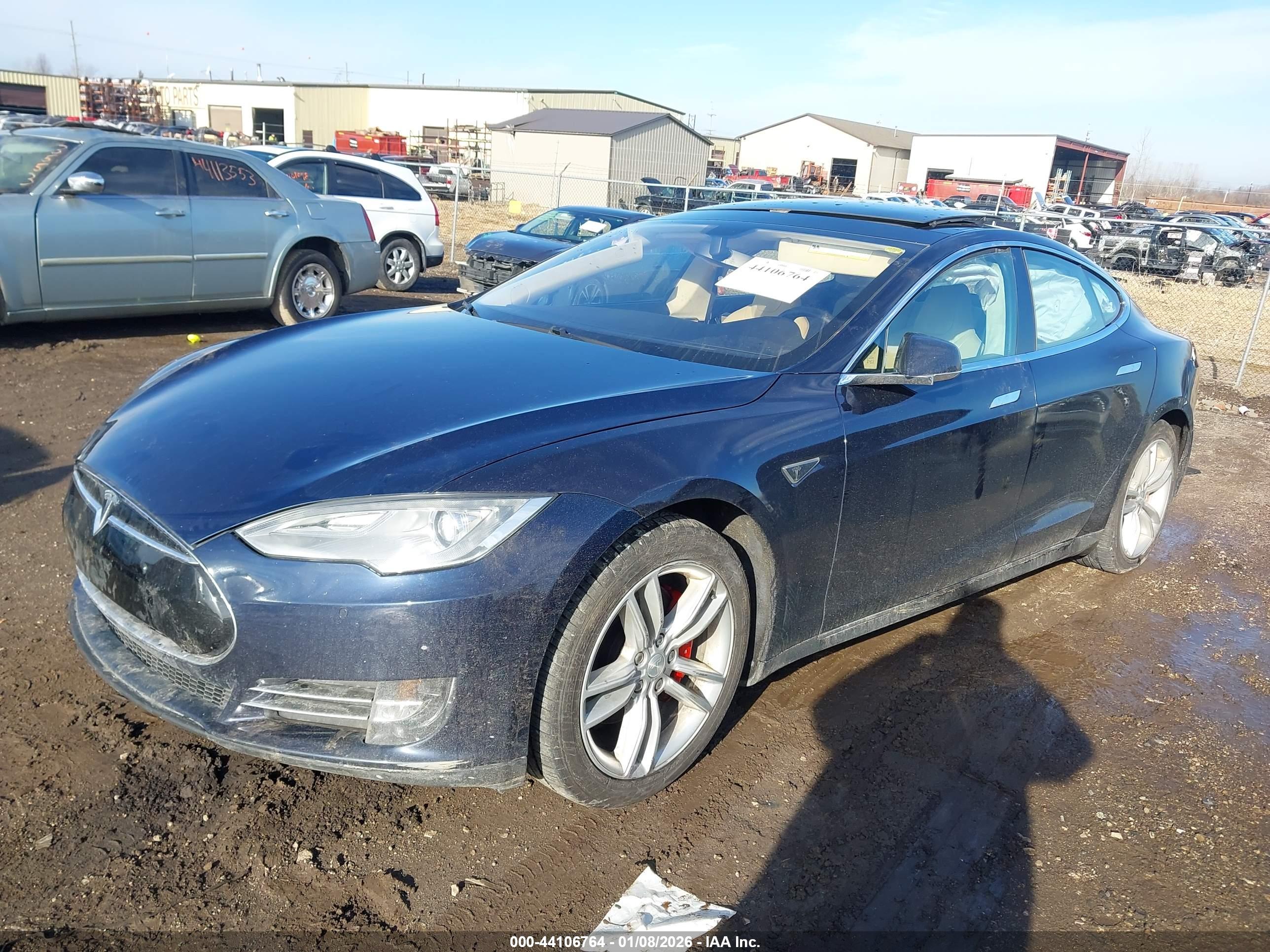 TESLA MODEL image 2