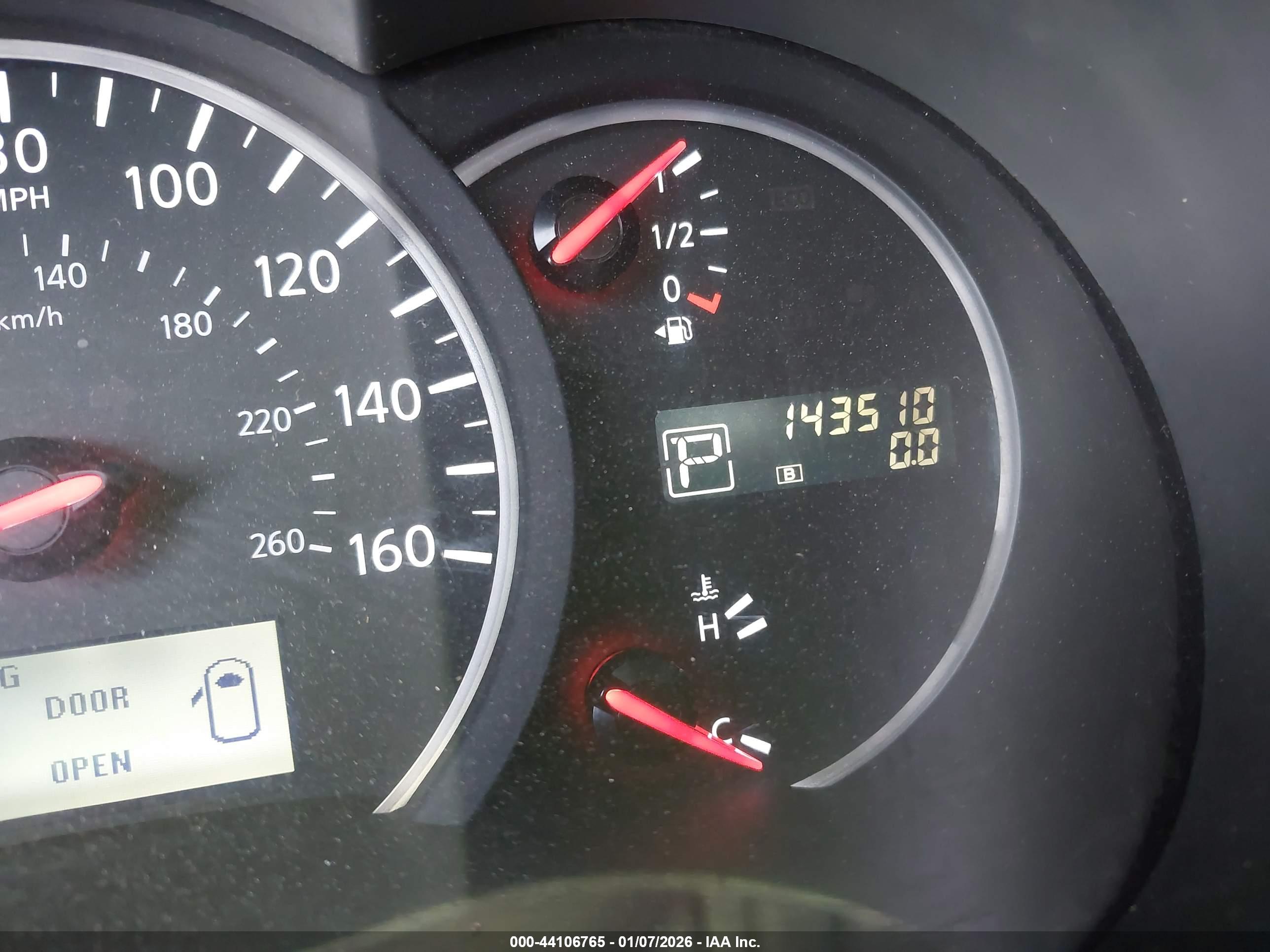 NISSAN QUEST image 7