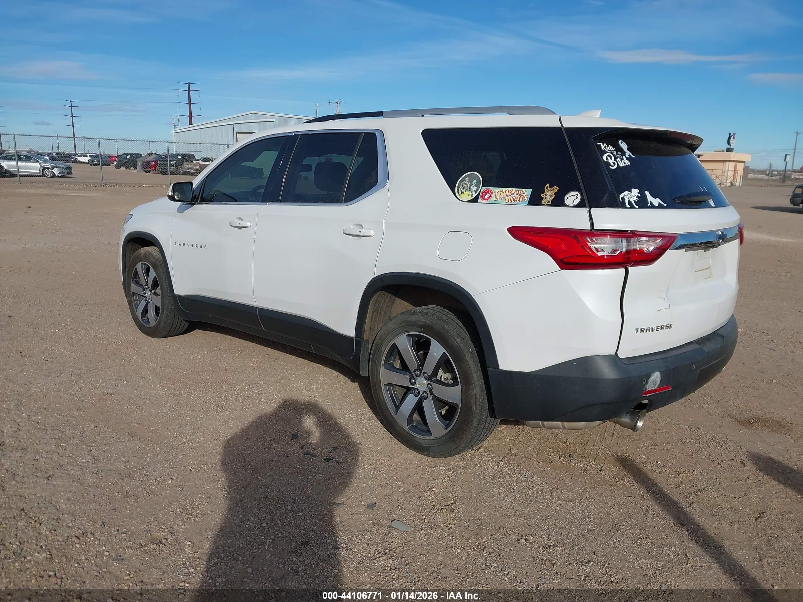 CHEVROLET TRAVERSE image 3
