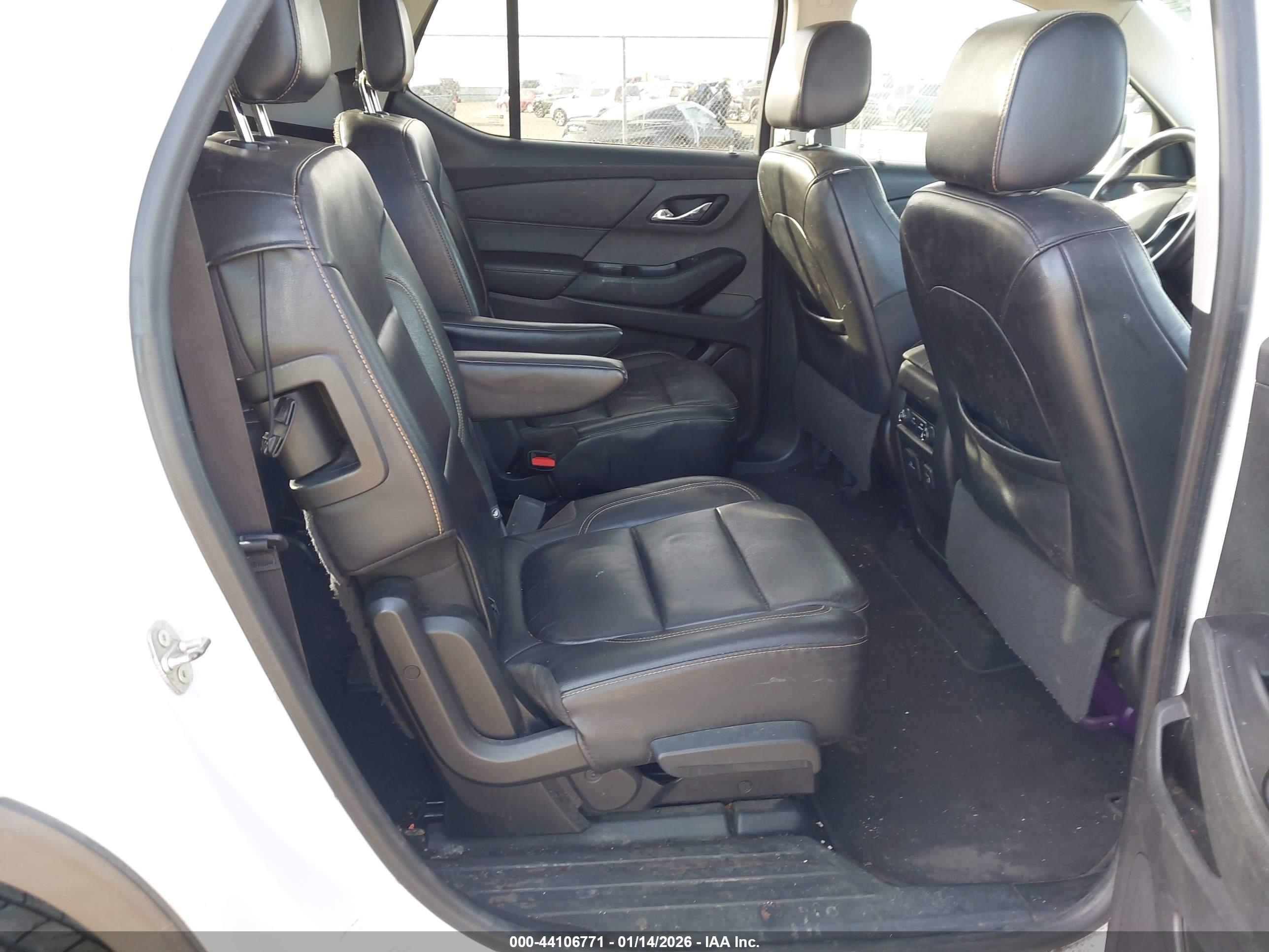 CHEVROLET TRAVERSE image 8