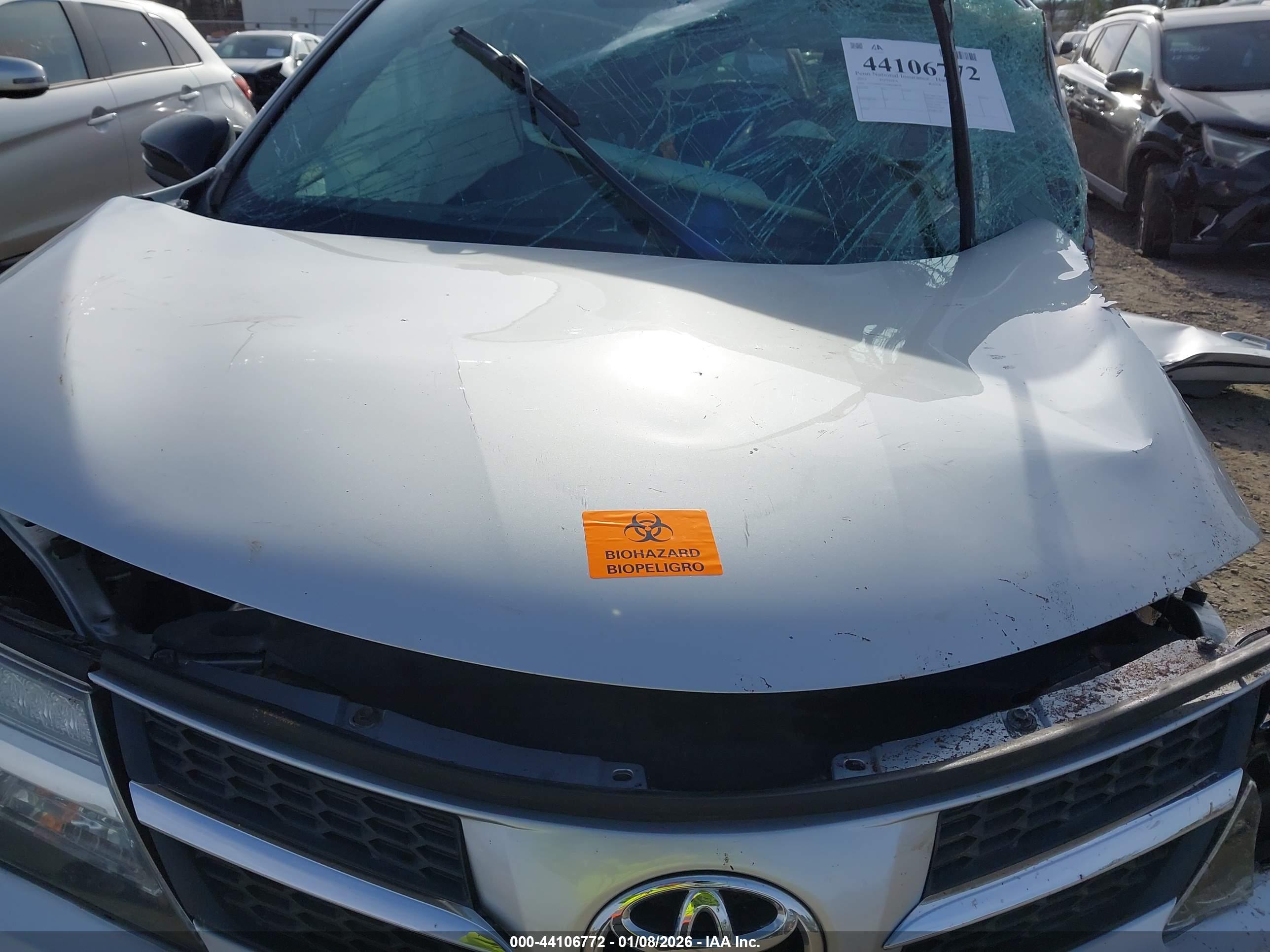 TOYOTA RAV4 image 10