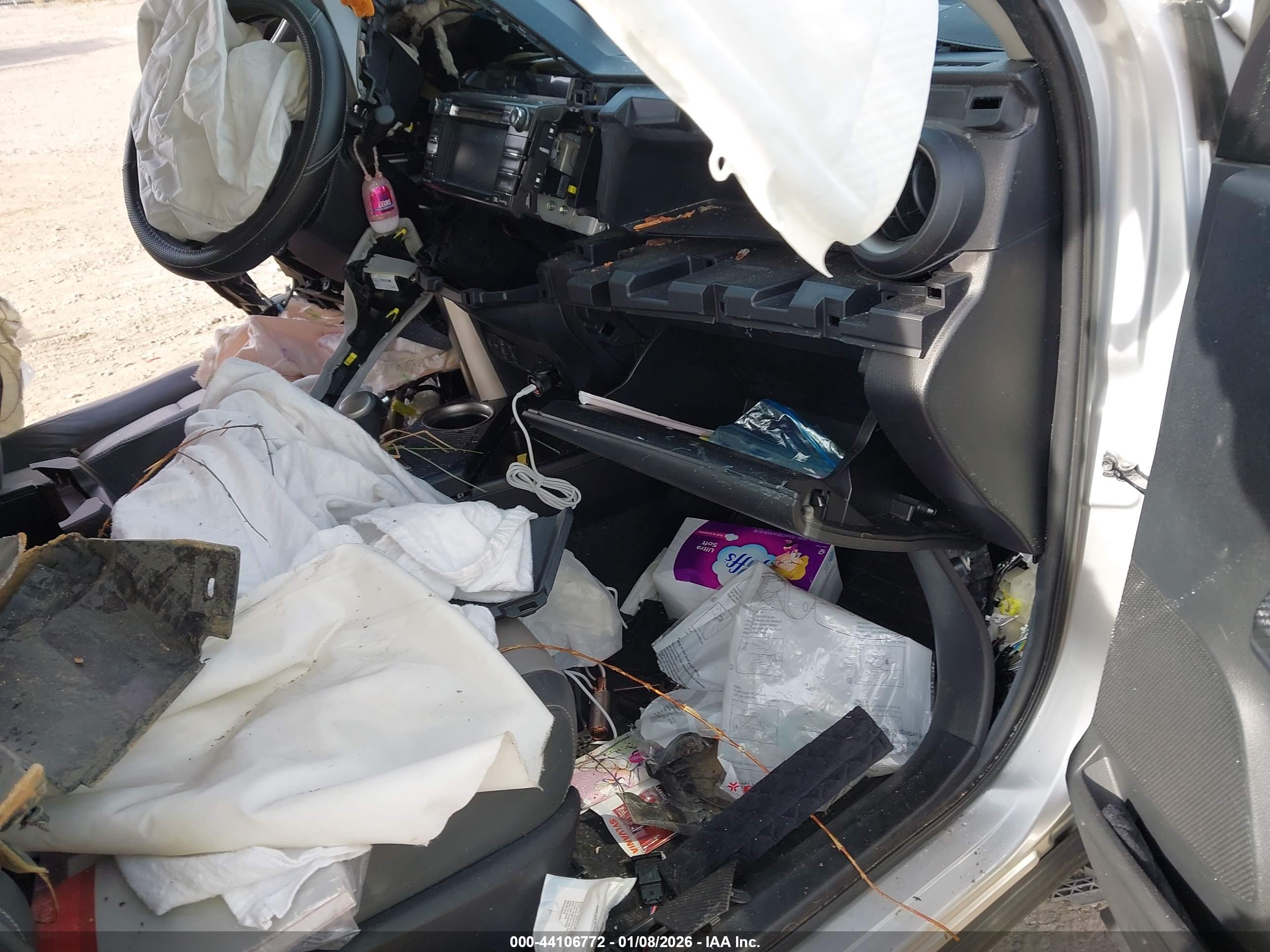TOYOTA RAV4 image 5