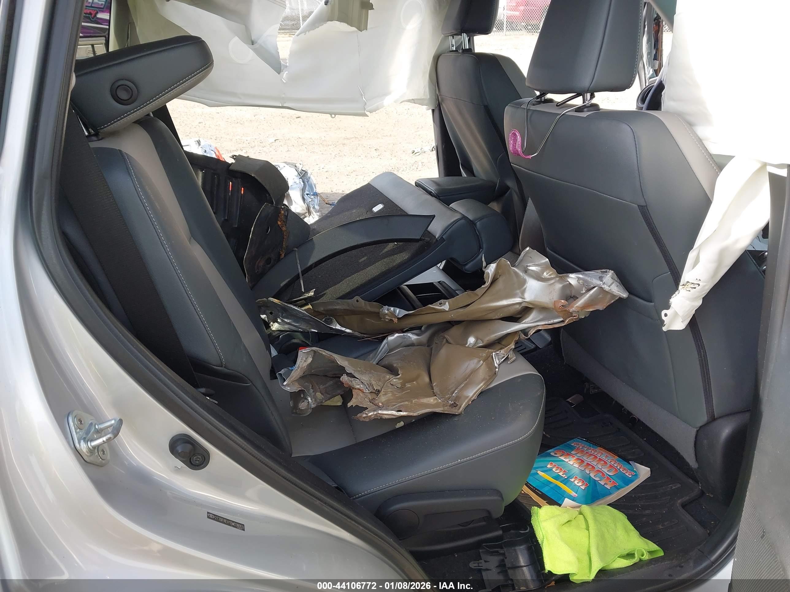 TOYOTA RAV4 image 8