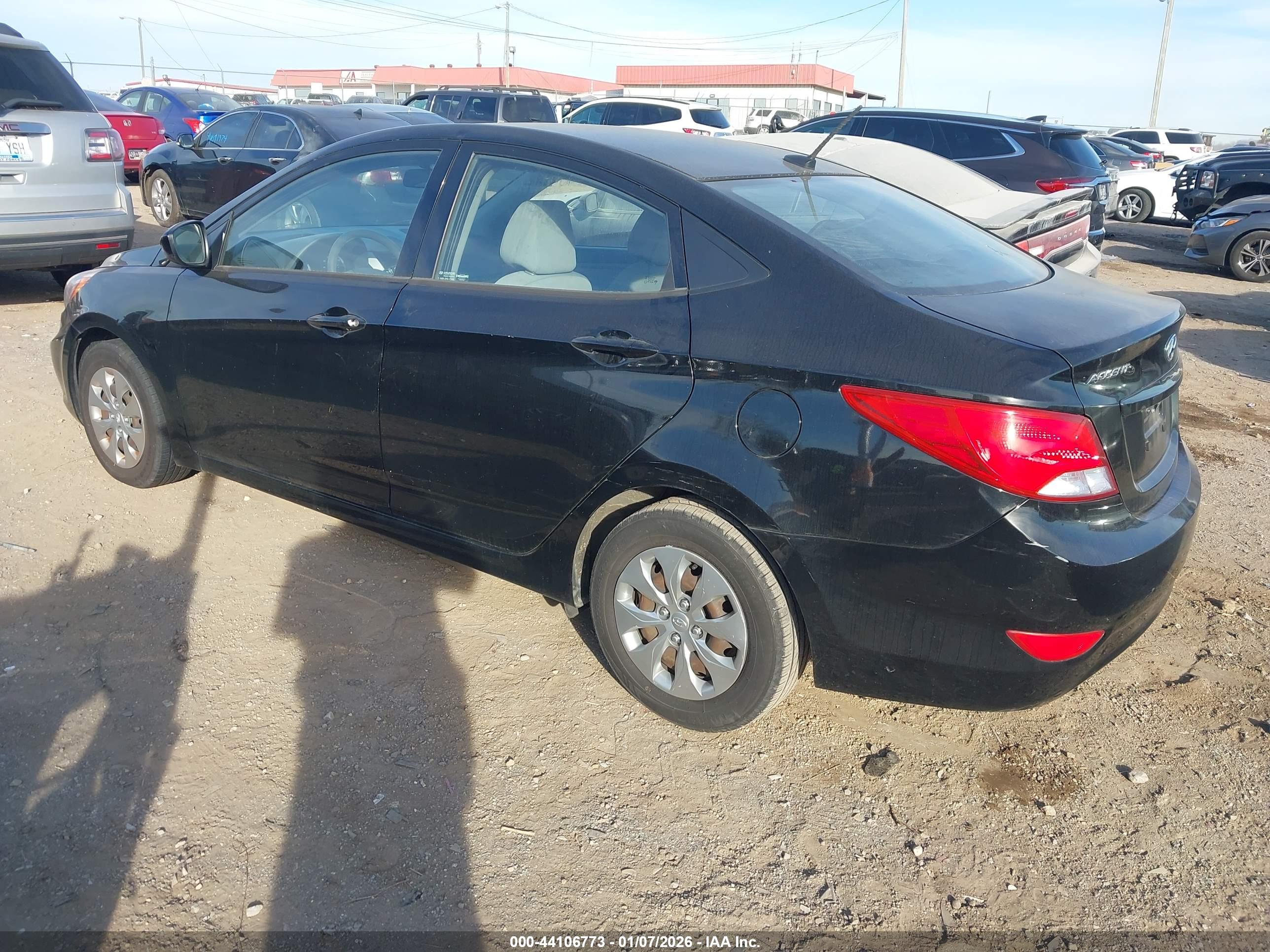 HYUNDAI ACCENT image 3