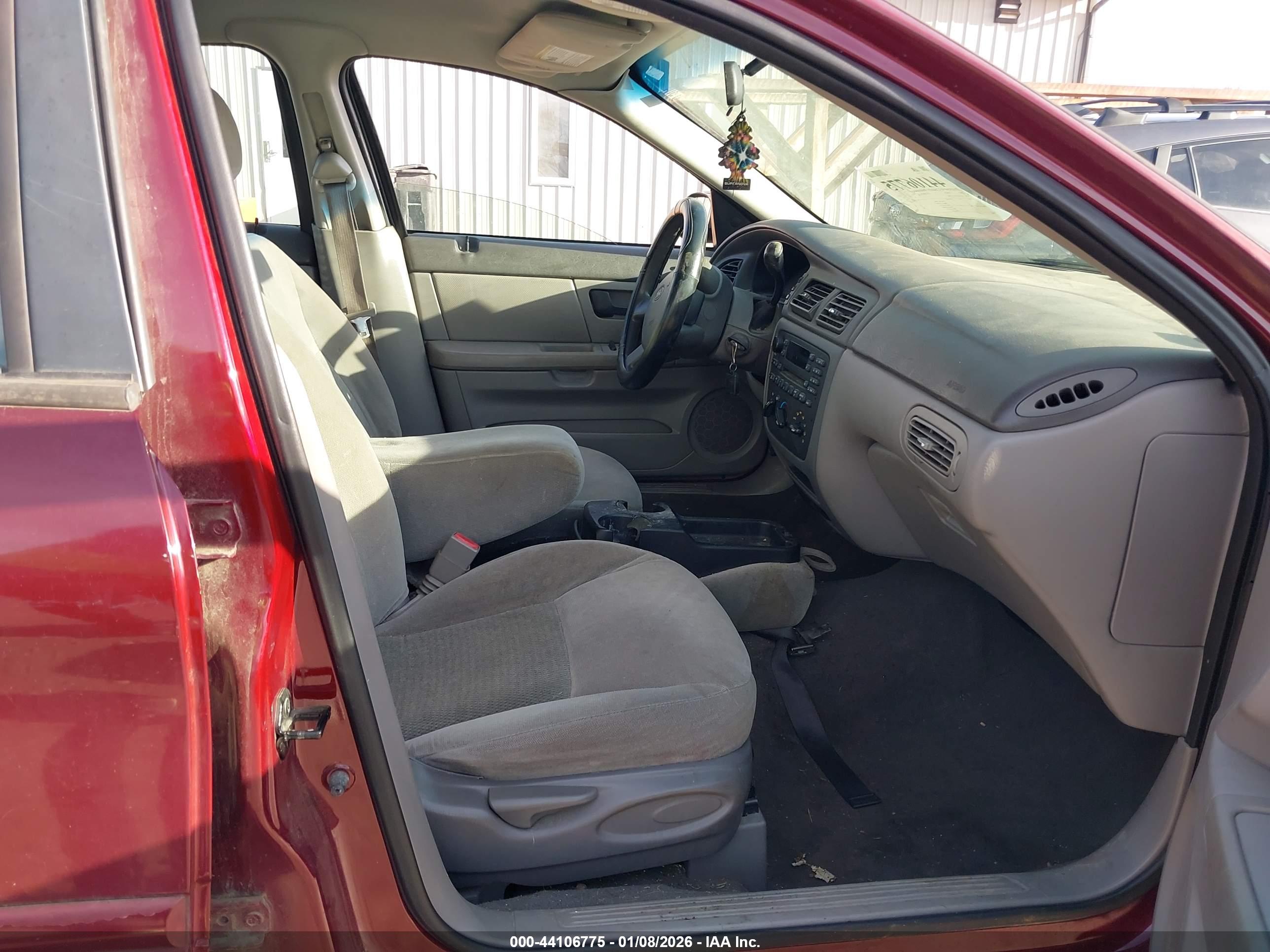 FORD TAURUS image 5