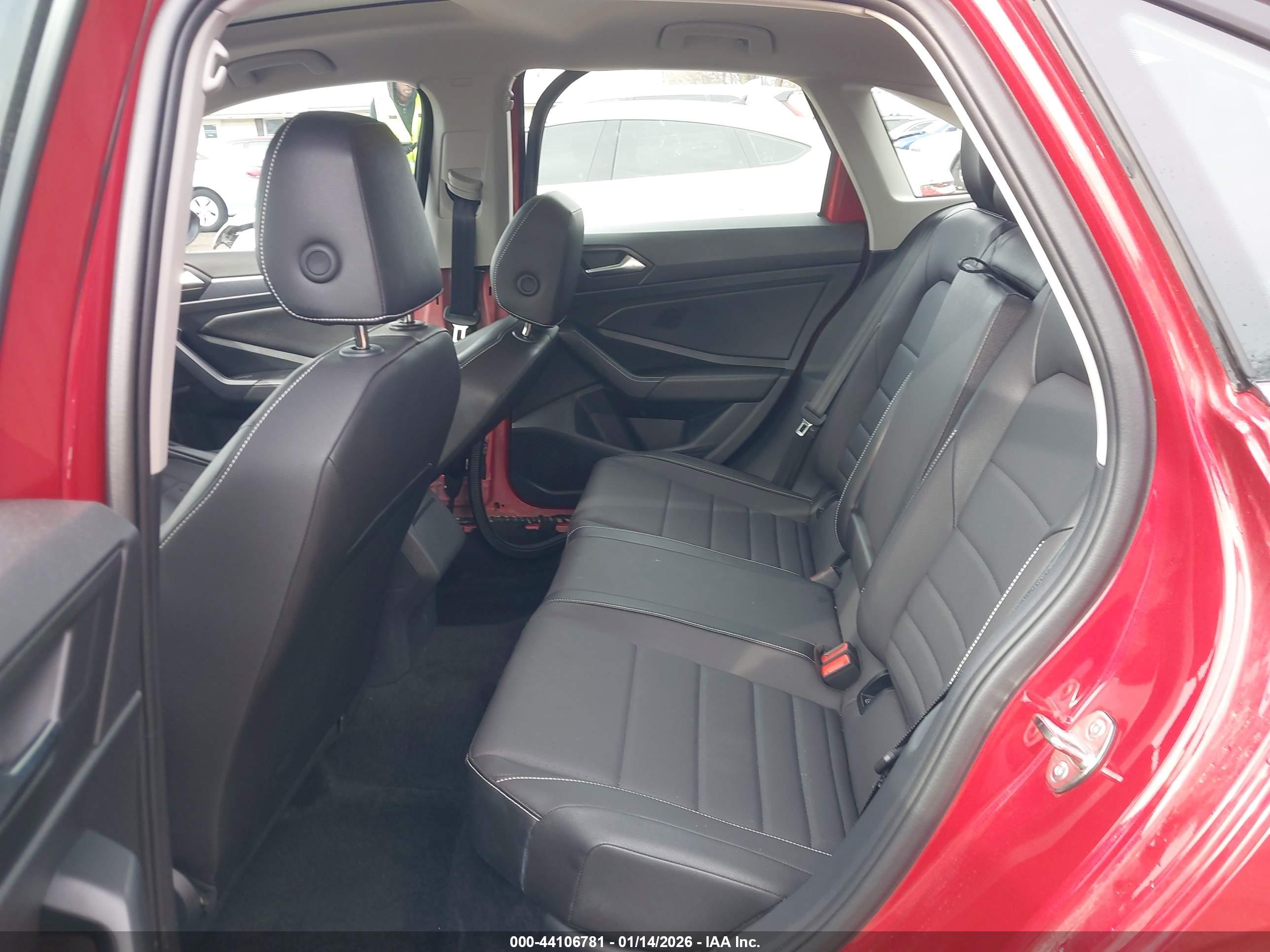 VOLKSWAGEN JETTA image 8