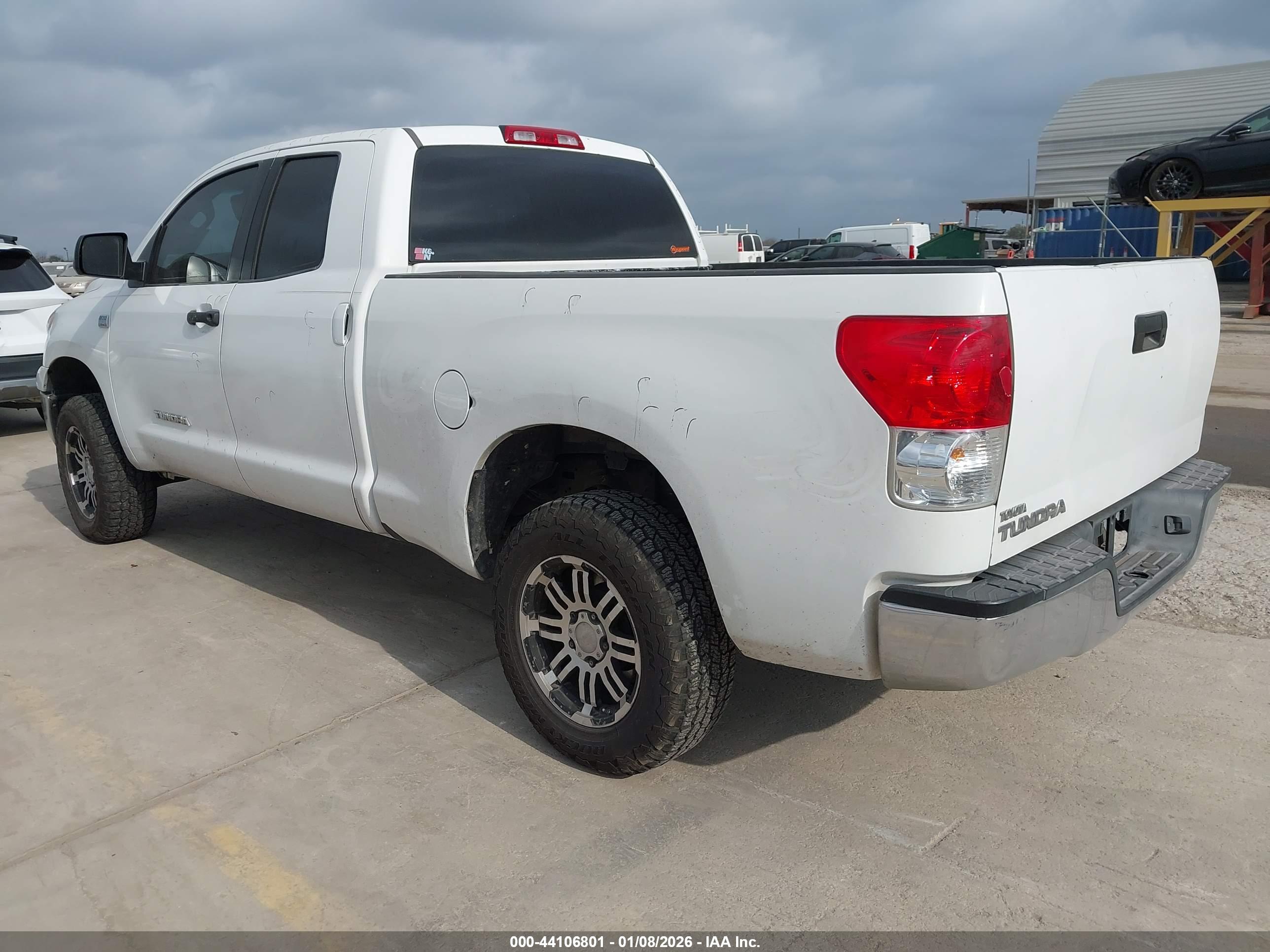 TOYOTA TUNDRA image 3