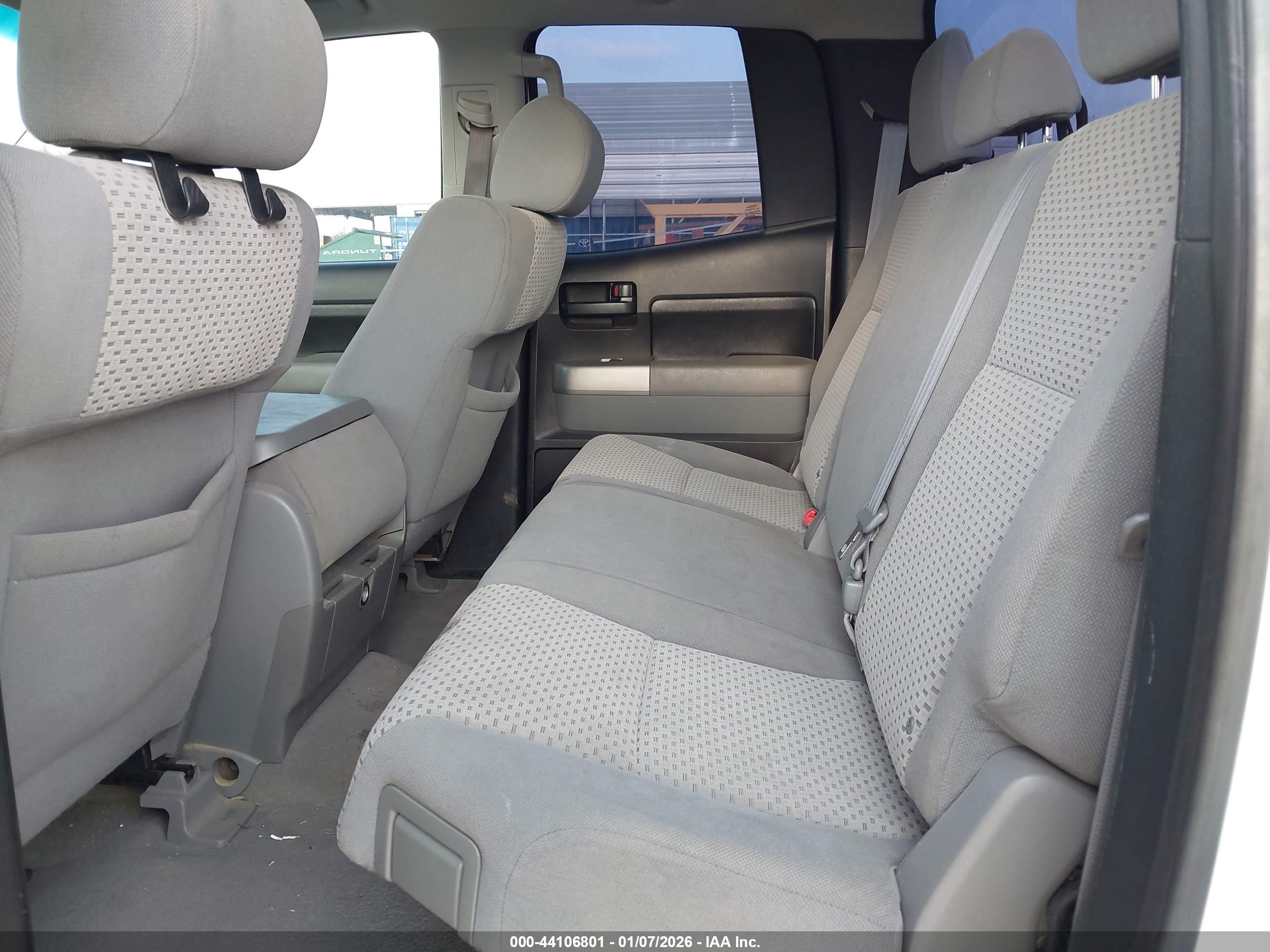 TOYOTA TUNDRA image 8