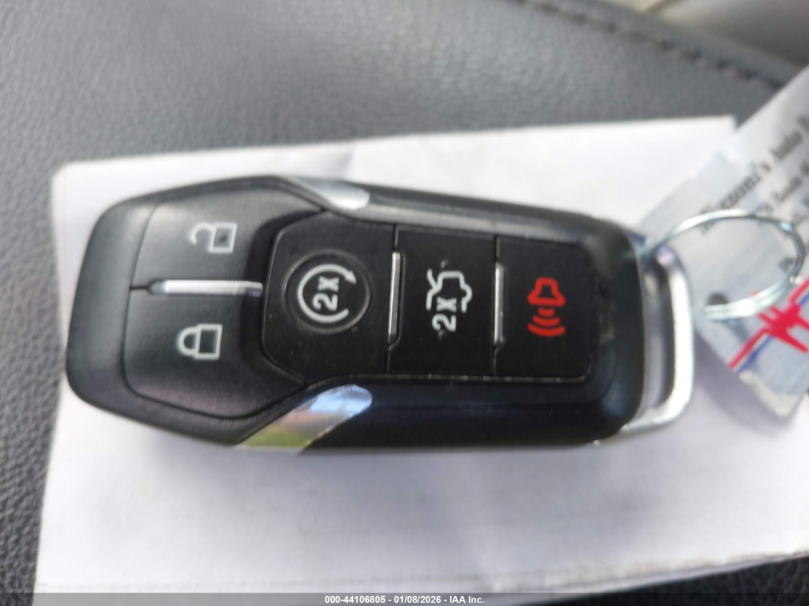 FORD FUSION image 11