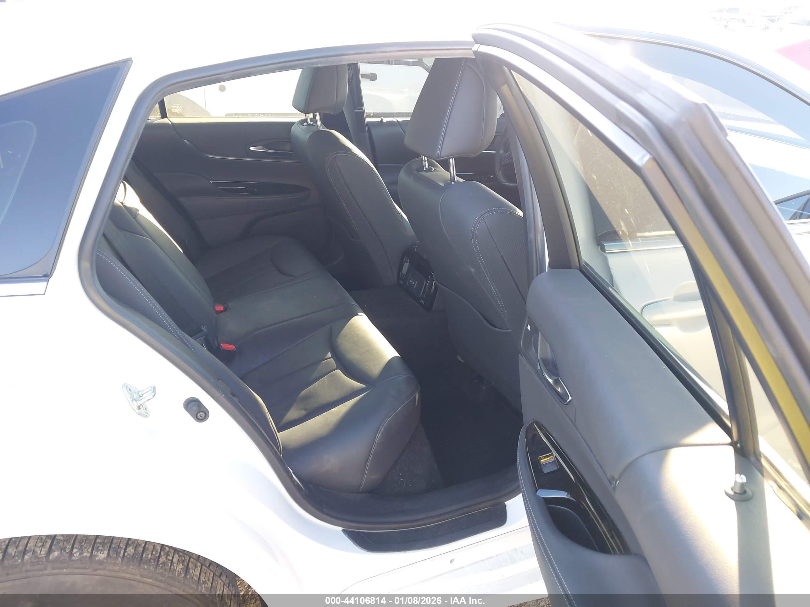 TOYOTA MIRAI image 8