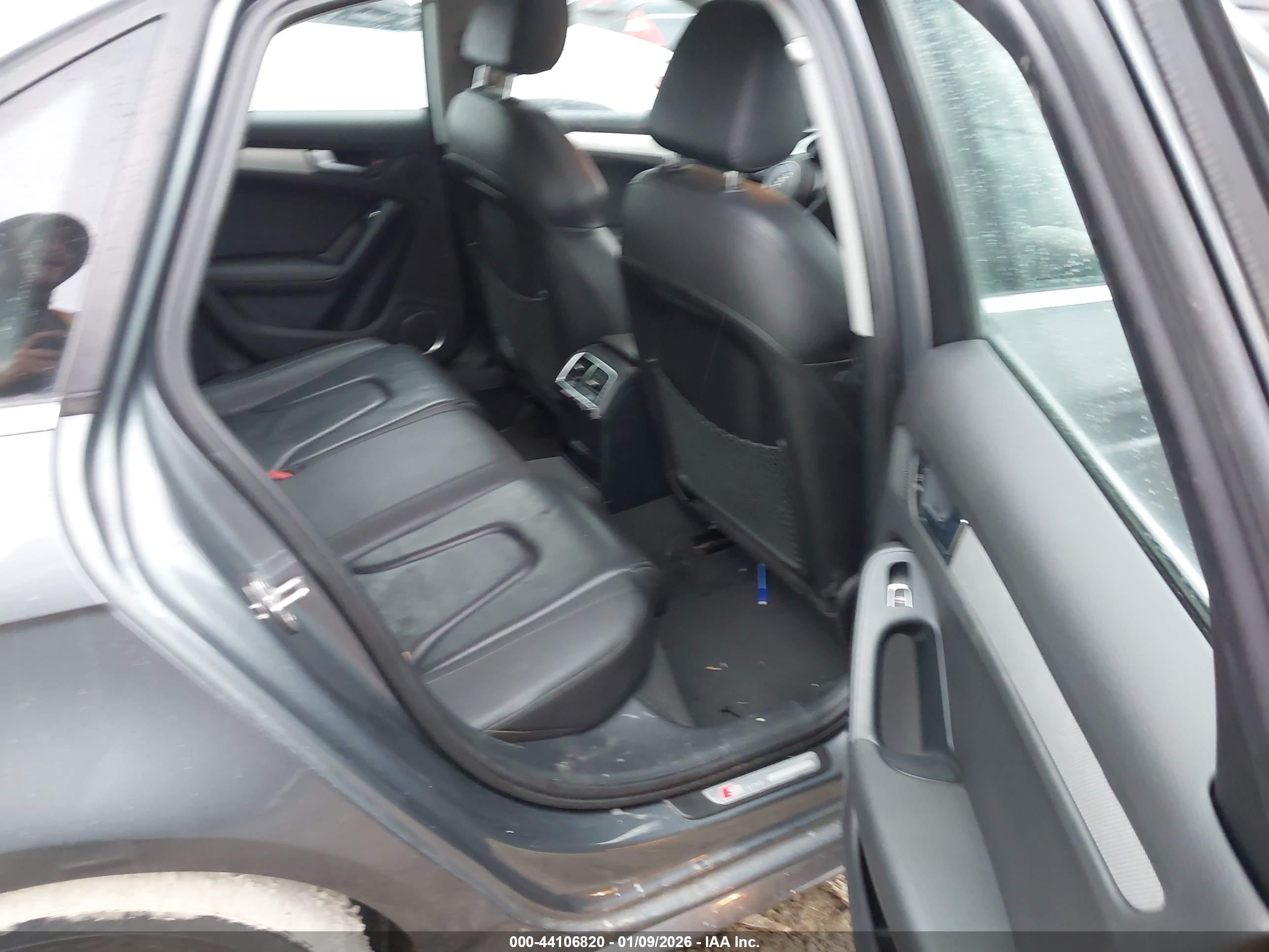 AUDI A4 image 8