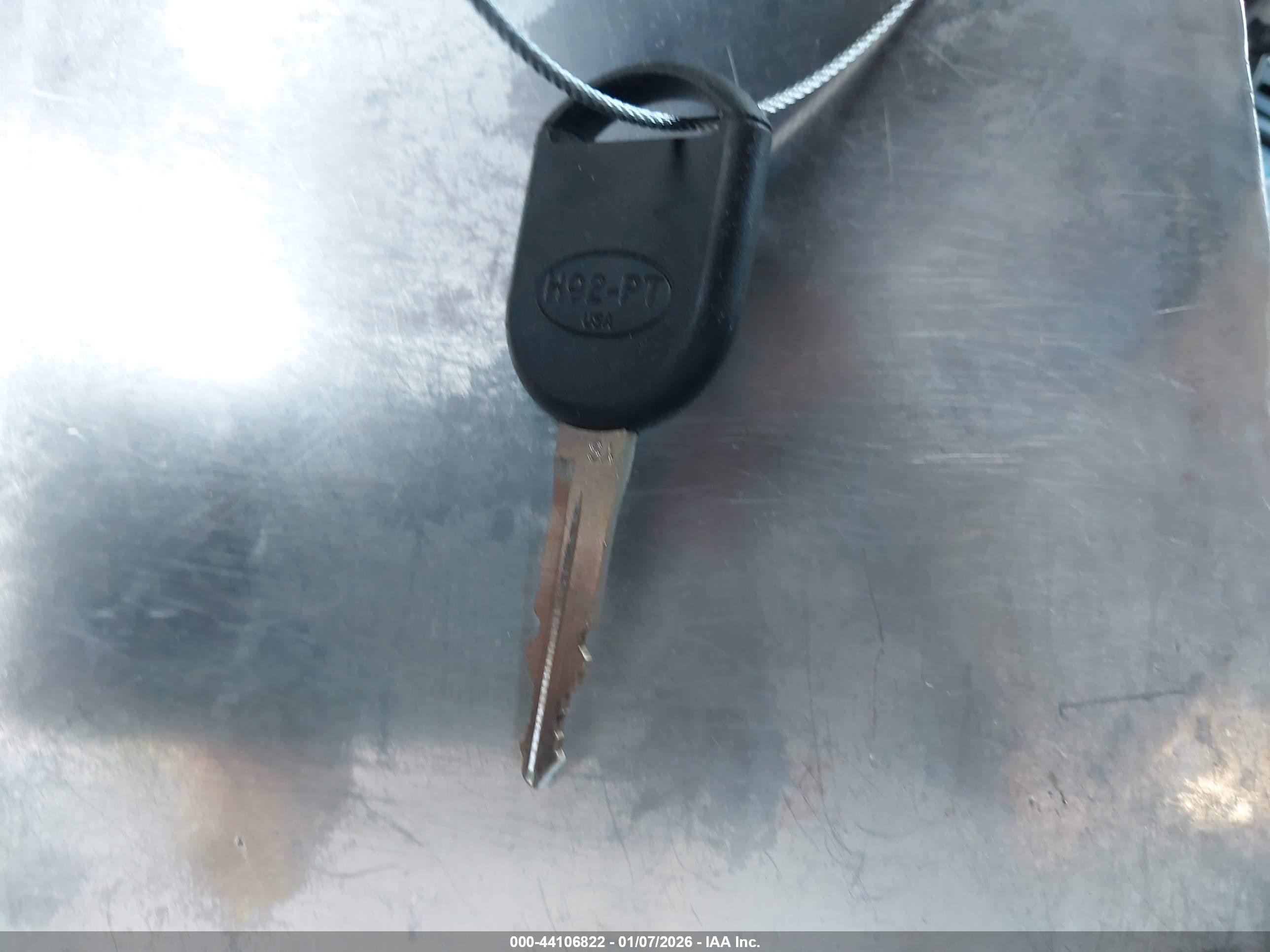 FORD FUSION image 11