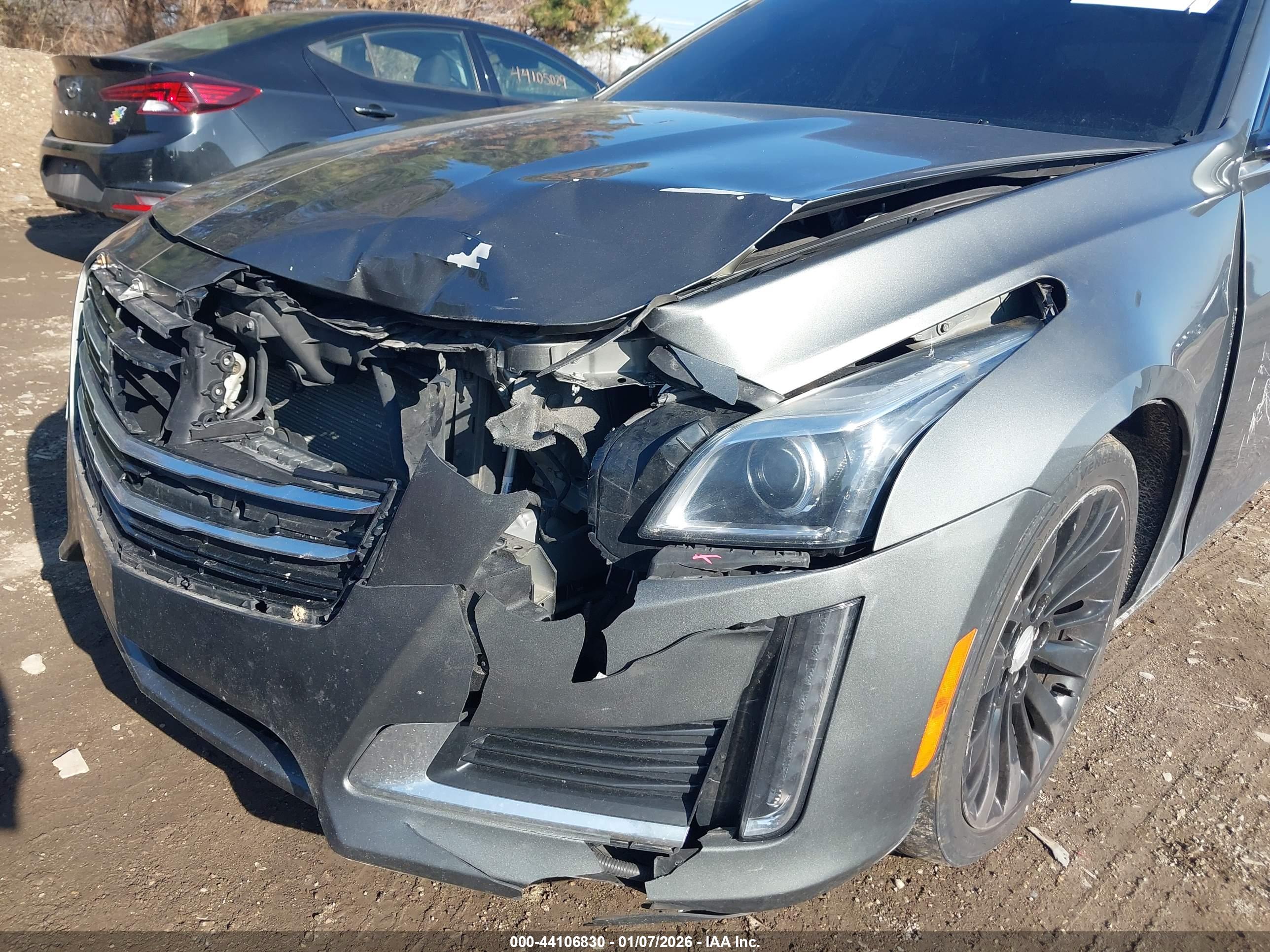 CADILLAC CTS image 6