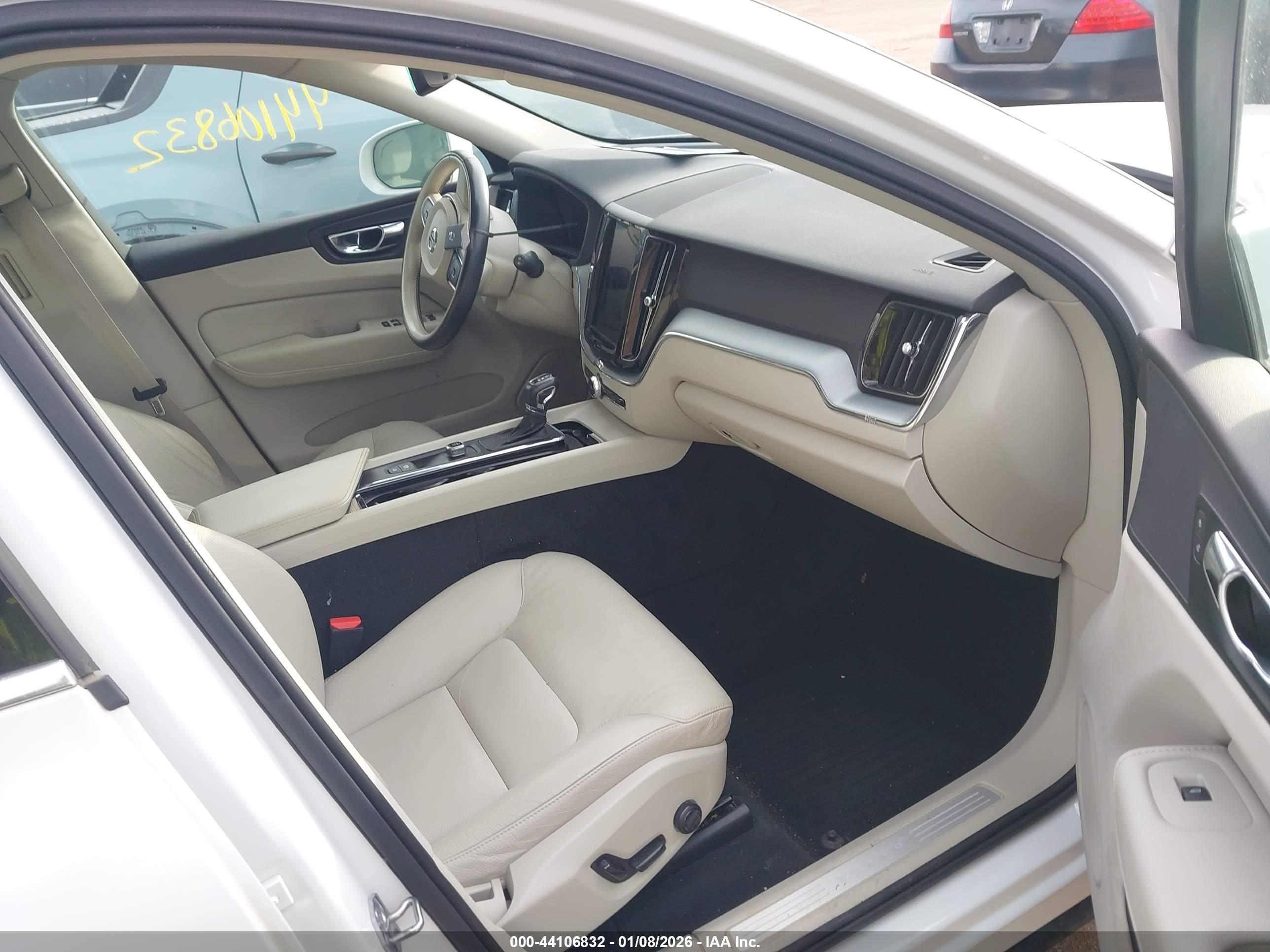 VOLVO XC60 image 5