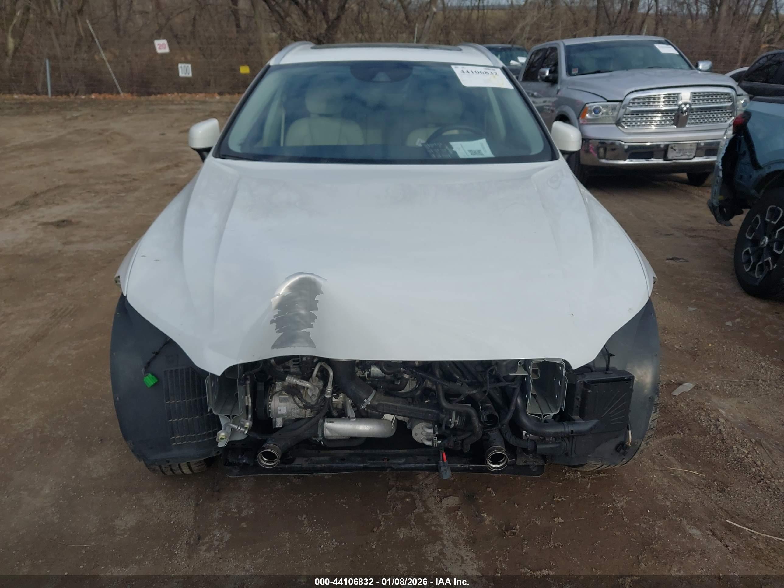 VOLVO XC60 image 6