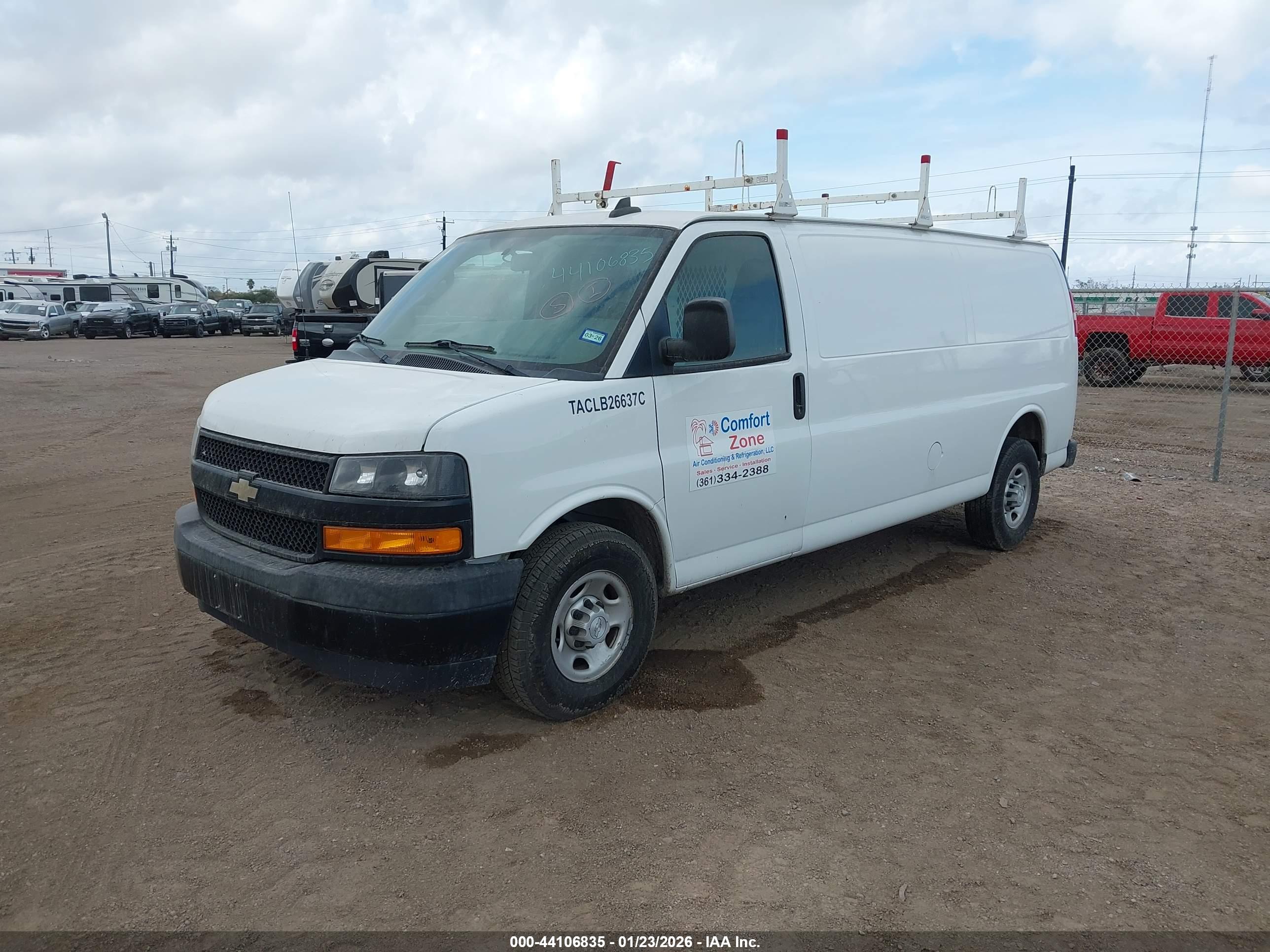 CHEVROLET EXPRESS image 2