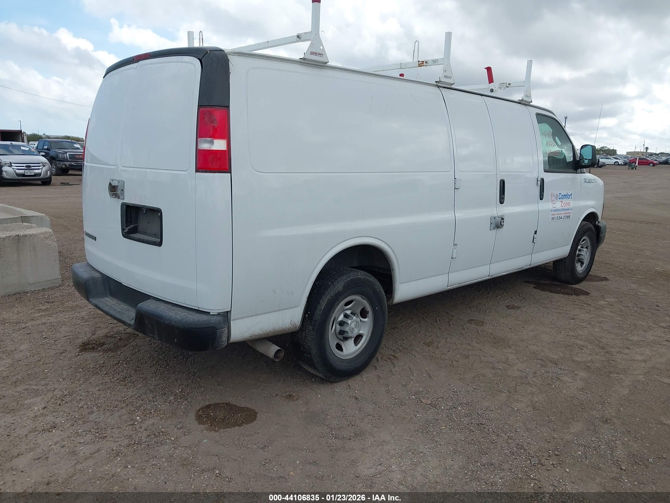 CHEVROLET EXPRESS image 4