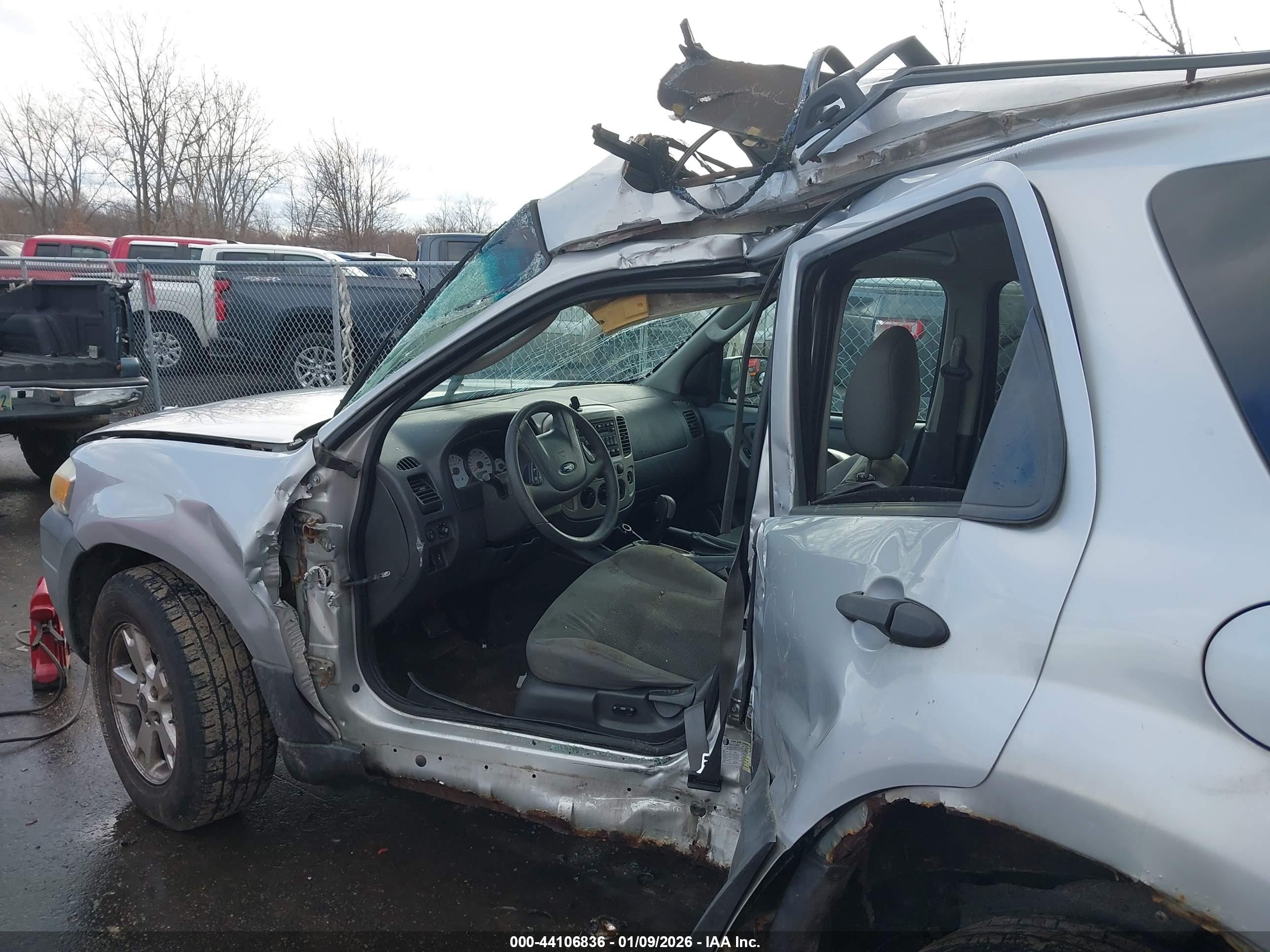 FORD ESCAPE image 6