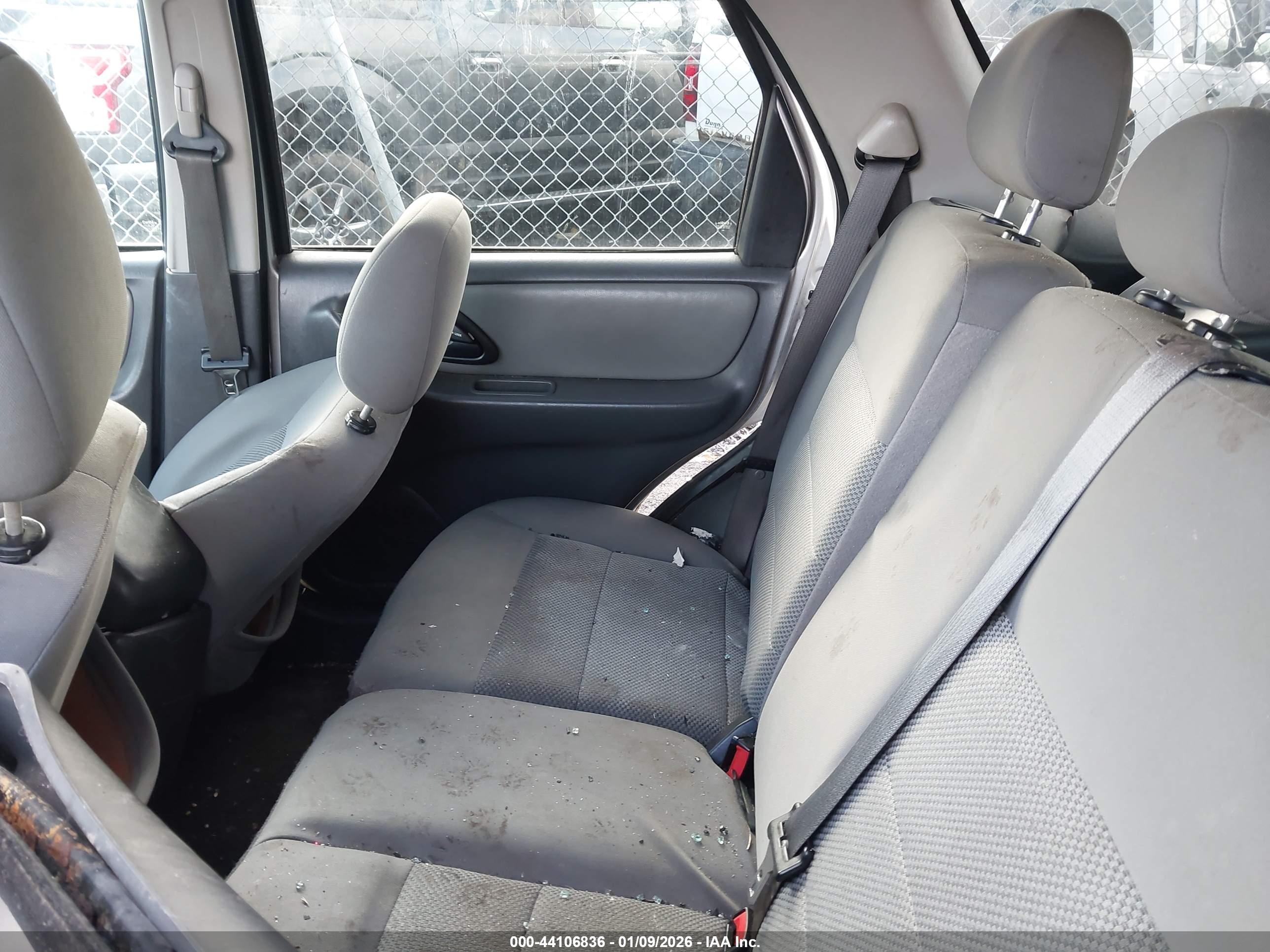 FORD ESCAPE image 8