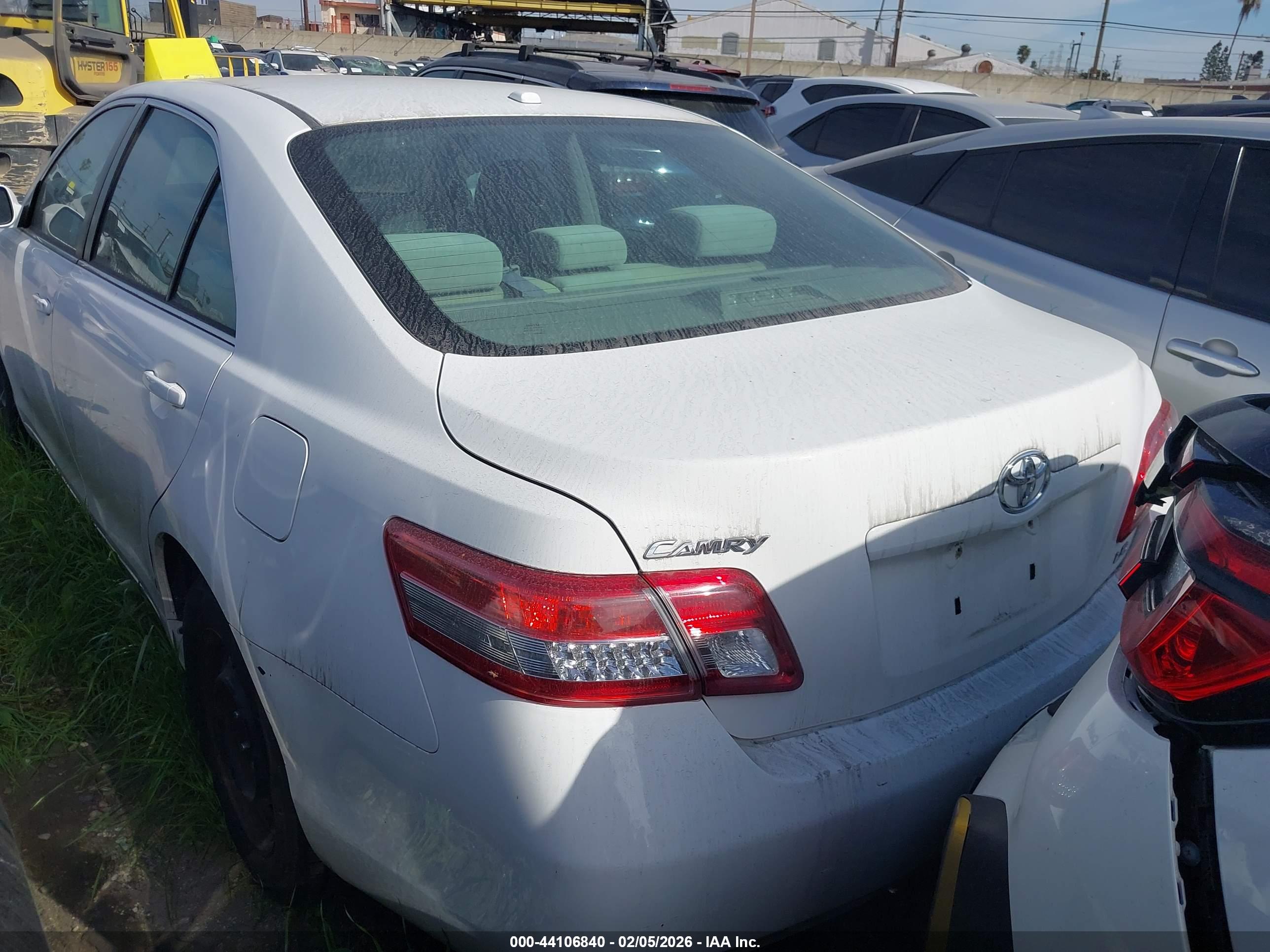 TOYOTA CAMRY image 3