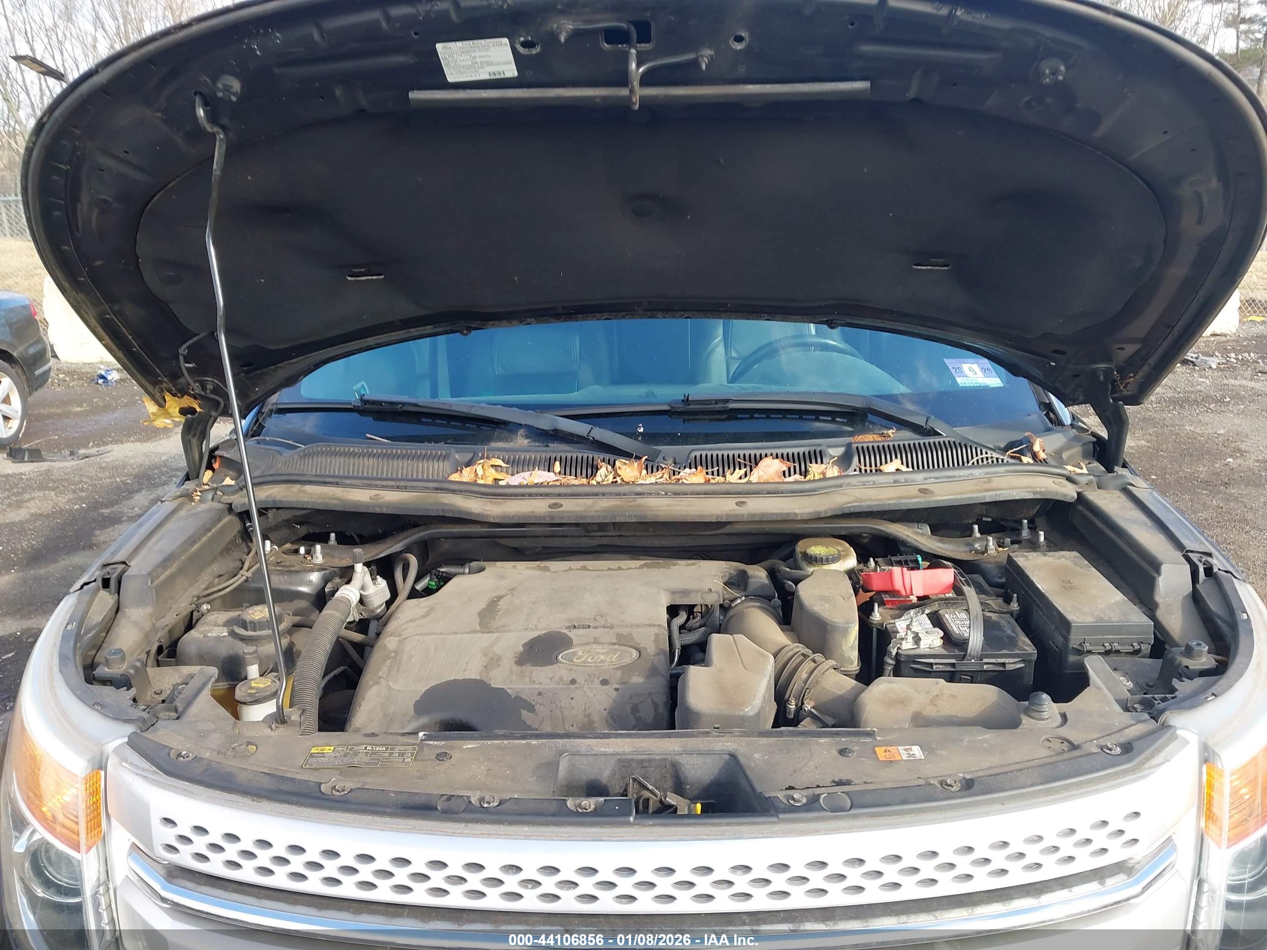 FORD EXPLORER image 10