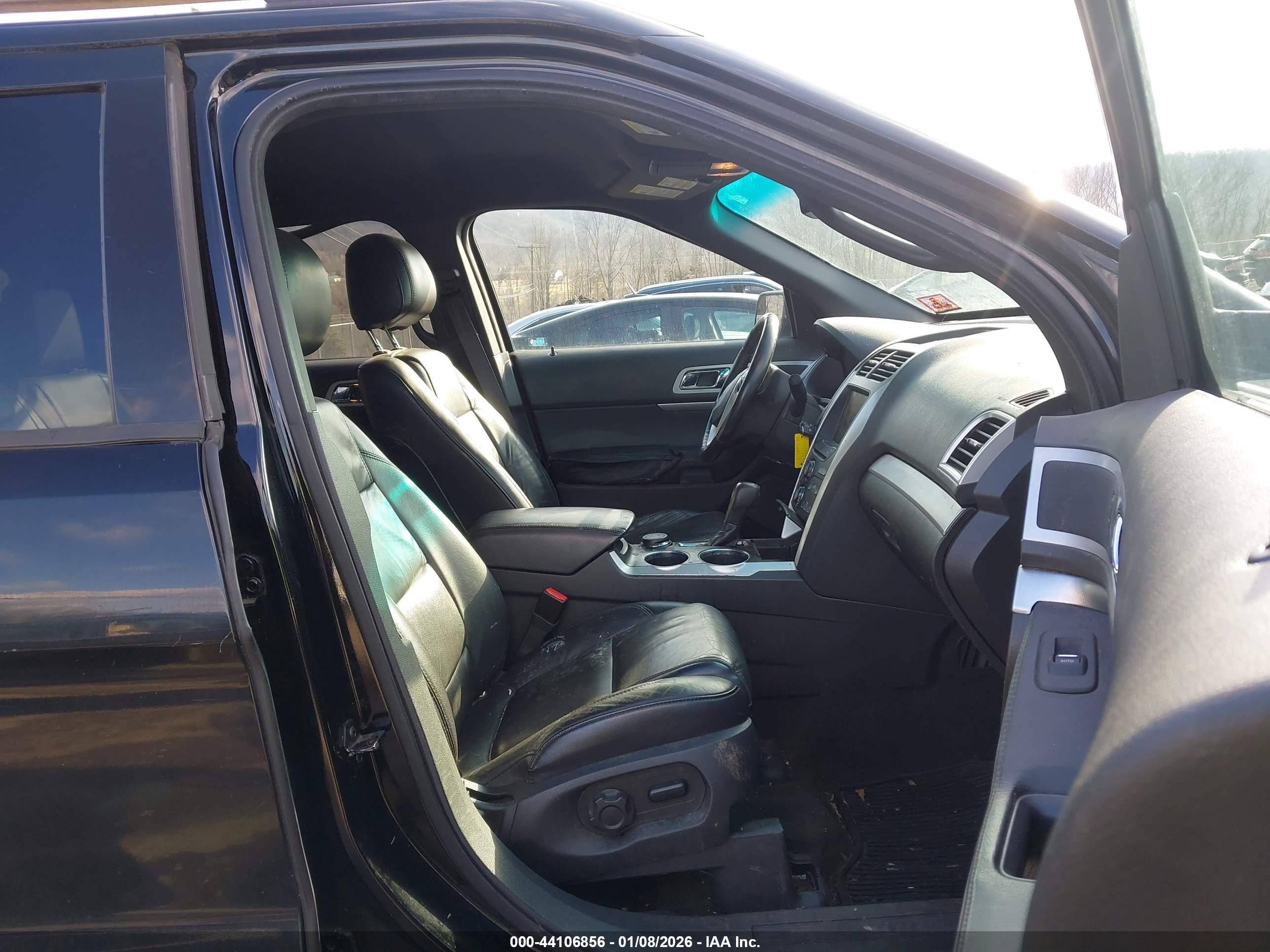 FORD EXPLORER image 5