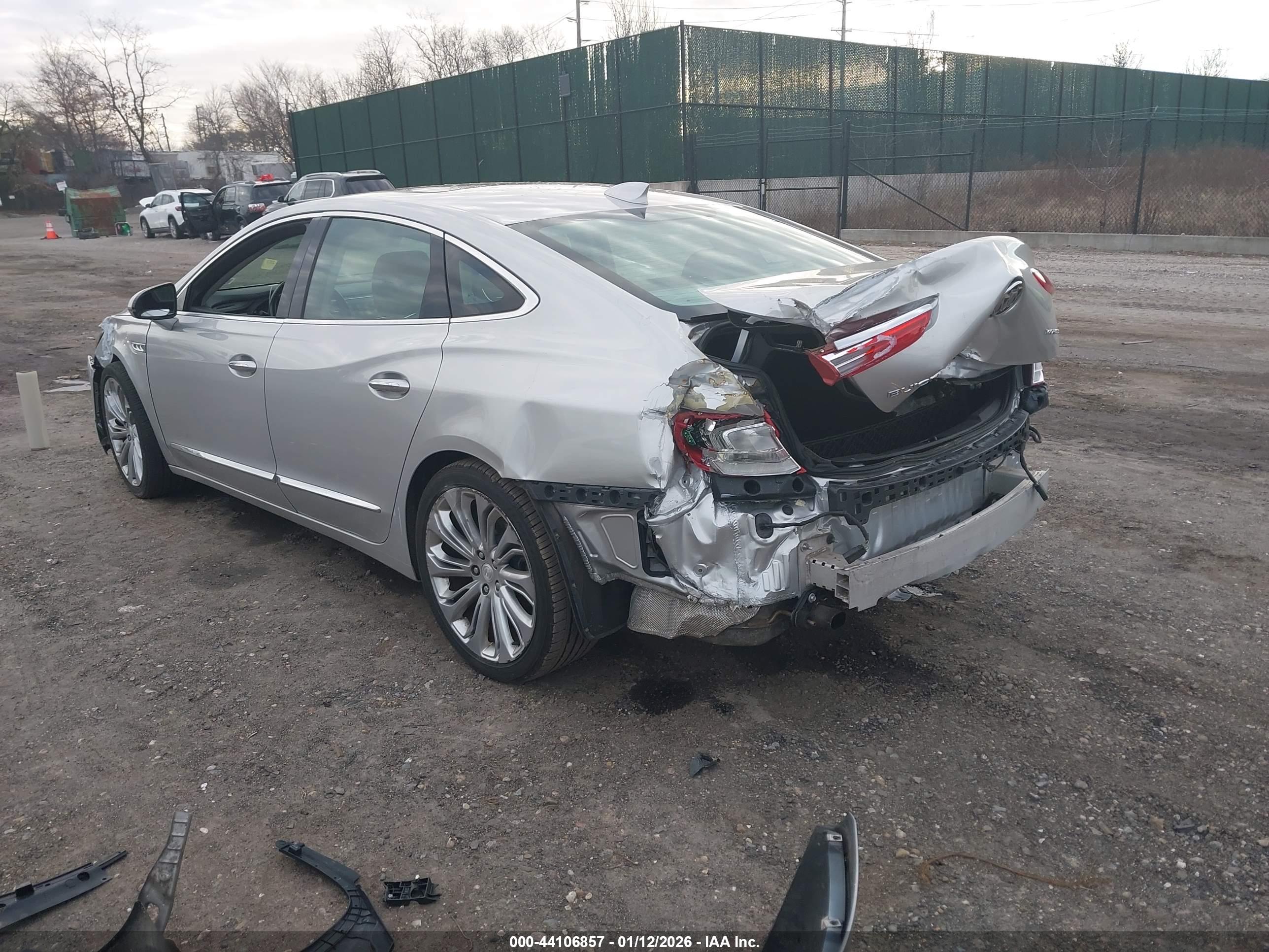 BUICK LACROSSE image 3